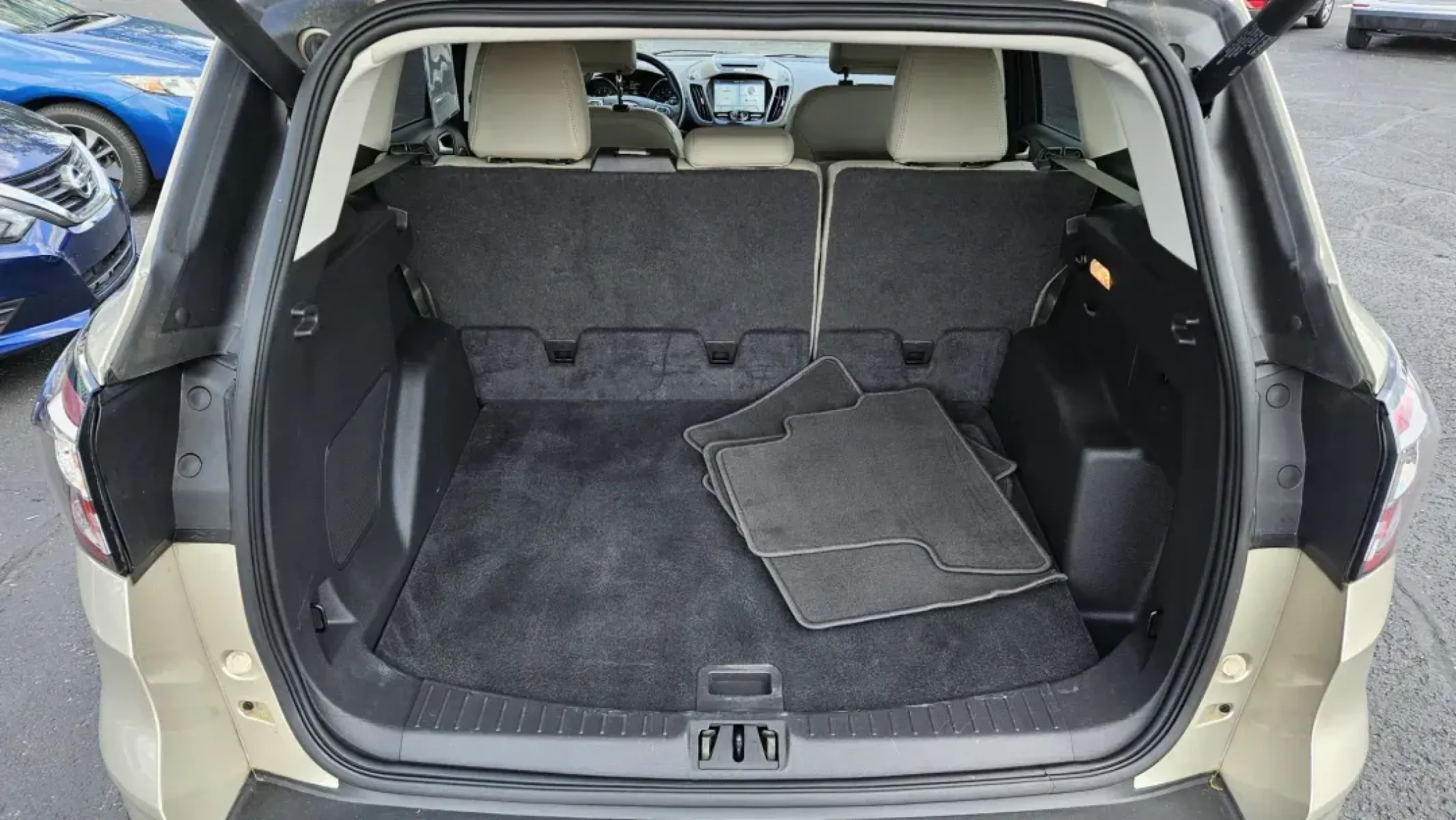2017 Ford Escape (1FMCU0J95HU) with an Other engine, located at 5744 Central Avenue, Toledo, OH, 43615, (419) 724-0130, 41.676781, -83.682137 - **Discover Your Next Adventure with the 2017 Ford Escape Titanium at Auto Credit!**<br /> <br /> Are you ready to elevate your lifestyle with a vehicle that's as versatile as your ambitions? Whether you're embarking on weekend getaways, navigating daily commutes, or seeking a reliable family SUV, th - Photo#4