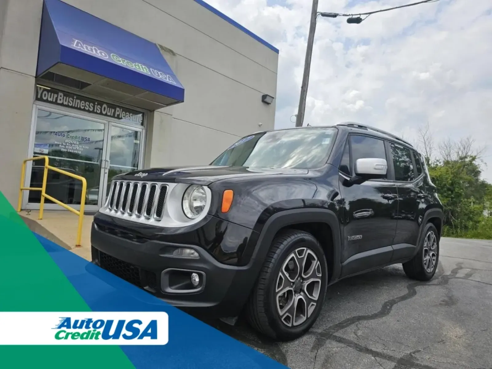 2017 Jeep Renegade (ZACCJADBXHP) with an Other engine, located at 502 South Main Street, Columbia City, IN, 46725, (260) 244-4645, 41.151382, -85.490578 - **Adventure Awaits with the 2017 Jeep Renegade Perfect for Columbia City Explorers!**<br /> <br /> Are you ready to tackle the open road or navigate Columbia City's charming streets with confidence? Look no further than this 2017 Jeep Renegade, a versatile crossover that's tailor-made for both week - Photo#0