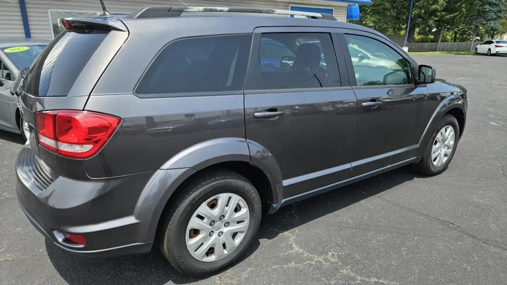 2019 Dodge Journey (3C4PDCBB6KT) with an Other engine, located at 5744 Central Avenue, Toledo, OH, 43615, (419) 724-0130, 41.676781, -83.682137 - Explore new adventures with the perfect blend of style and functionality in this 2019 Dodge Journey SXT! Whether you're planning a family road trip, commuting to work, or simply need a reliable vehicle for everyday errands, this SUV is designed to meet your diverse lifestyle needs. With its spacious - Photo#3