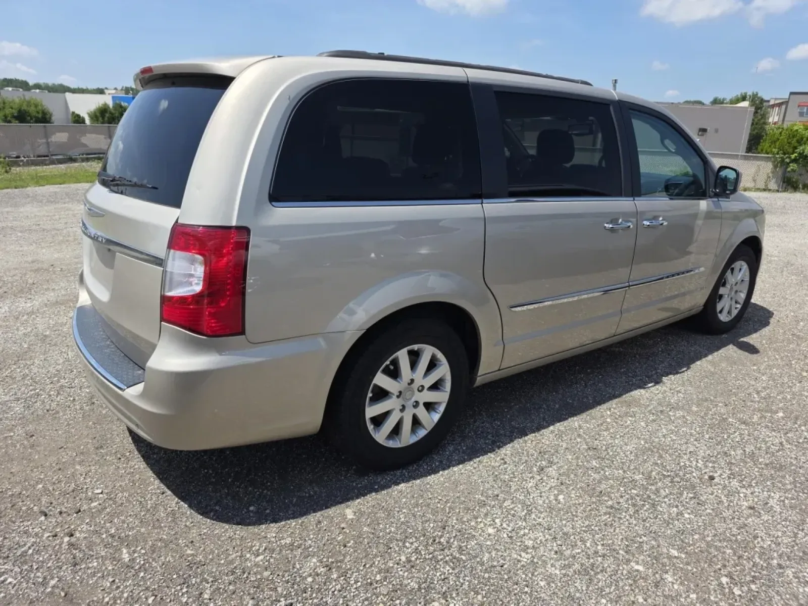 2016 Chrysler TOWN and COUNTRY TOURI (2C4RC1BG4GR) with an Other engine, located at 15 Petro Dr, Warsaw, IN, 46582, (574) 306-0055, 41.273563, -85.857544 - **Discover Your Next Adventure with the 2016 Chrysler Town and Country Touring! Perfect for Families and Road Trips!**<br /> <br /> Are you a growing family in need of a spacious and reliable vehicle? Or perhaps you're searching for the perfect ride for weekend getaways? Look no further! The 2016 - Photo#9