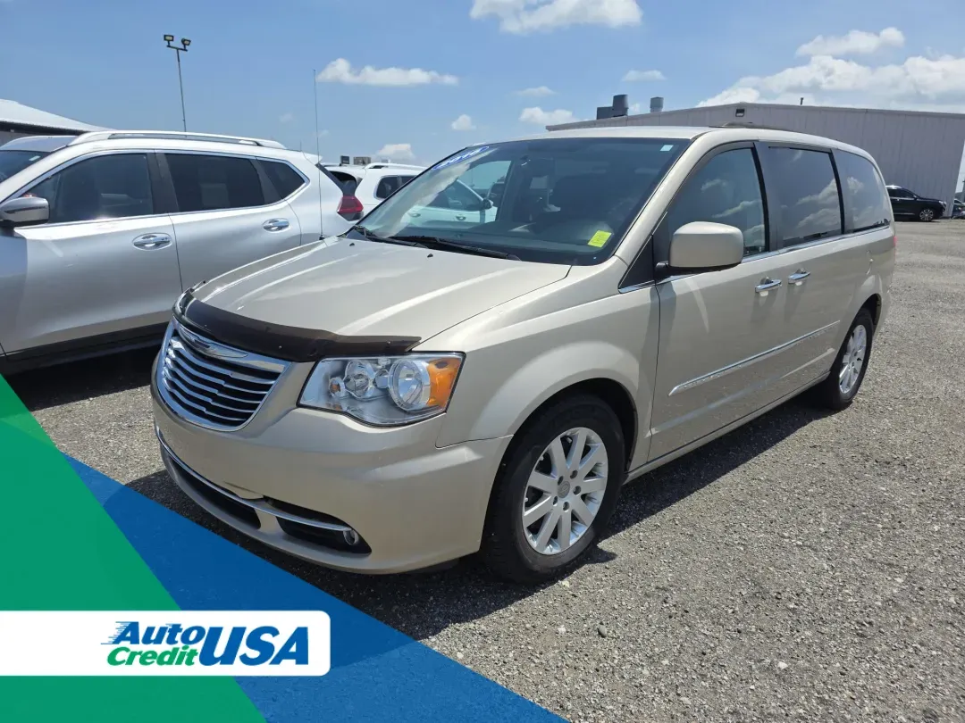 photo of 2016 Chrysler TOWN  and  COUNTRY TOURI 