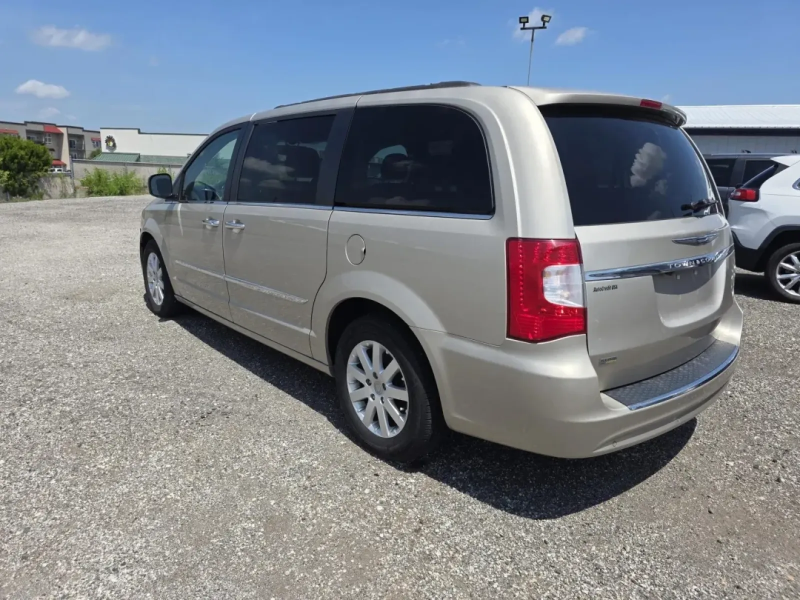 2016 Chrysler TOWN and COUNTRY TOURI (2C4RC1BG4GR) with an Other engine, located at 15 Petro Dr, Warsaw, IN, 46582, (574) 306-0055, 41.273563, -85.857544 - **Discover Your Next Adventure with the 2016 Chrysler Town and Country Touring! Perfect for Families and Road Trips!**<br /> <br /> Are you a growing family in need of a spacious and reliable vehicle? Or perhaps you're searching for the perfect ride for weekend getaways? Look no further! The 2016 - Photo#2