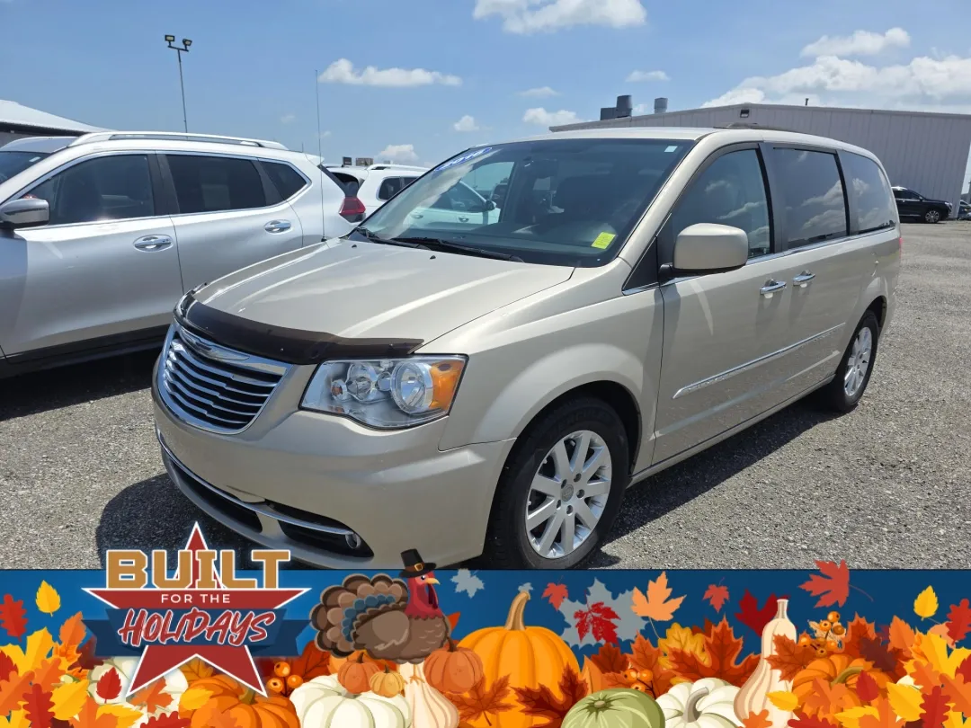 photo of 2016 Chrysler TOWN  and  COUNTRY TOURI 