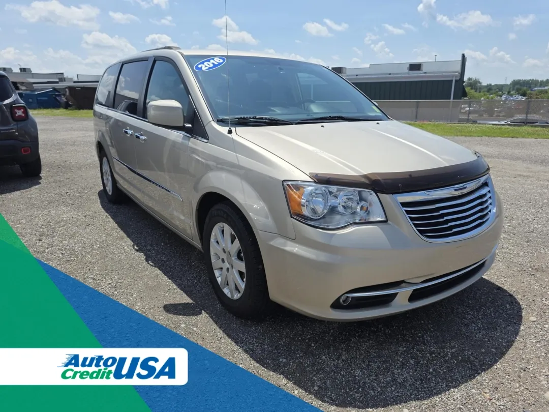 photo of 2016 Chrysler TOWN  and  COUNTRY TOURI 
