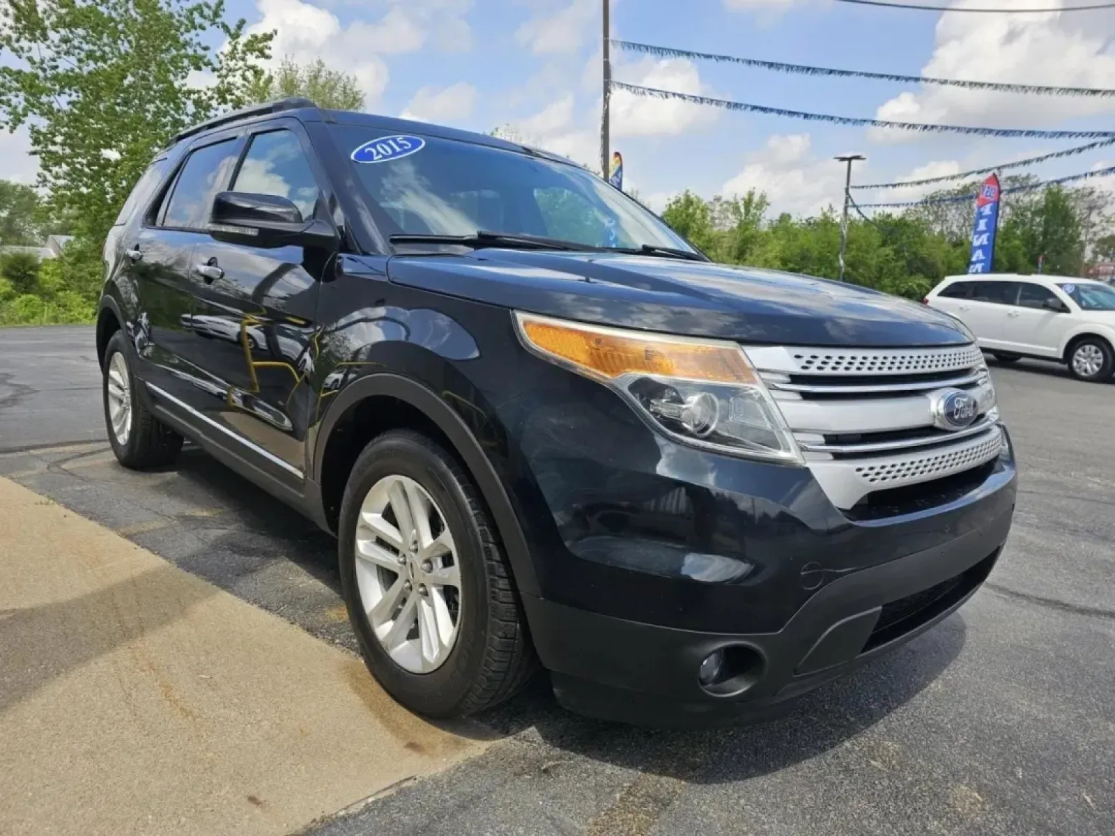 2015 Ford EXPLORER XLT (1FM5K7D86FG) with an Other engine, located at 502 South Main Street, Columbia City, IN, 46725, (260) 244-4645, 41.151382, -85.490578 - **Adventure Awaits with the 2015 Ford Explorer XLT Perfect for Growing Families in Columbia City!**<br /> <br /> Are you looking for a versatile and spacious vehicle that can comfortably accommodate your growing family while also handling weekend getaways? Look no further! The 2015 Ford Explorer XL - Photo#1