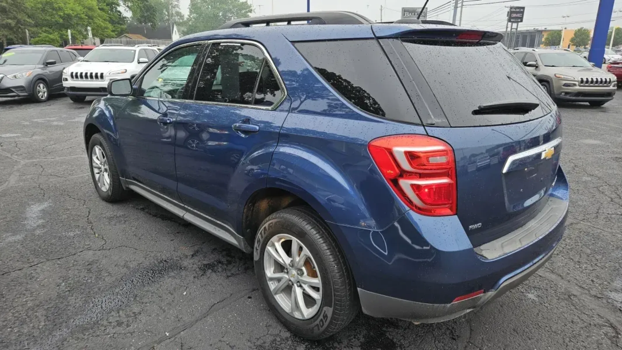 2016 Chevrolet EQUINOX LT (2GNFLFEK5G6) with an Other engine, located at 5744 Central Avenue, Toledo, OH, 43615, (419) 724-0130, 41.676781, -83.682137 - **Discover the Perfect Blend of Comfort and Versatility with the 2016 Chevrolet Equinox LT at Auto Credit!**<br /> <br /> Are you searching for a reliable and stylish SUV that fits seamlessly into your active lifestyle? Look no further than the 2016 Chevrolet Equinox LT, available now at Auto Credit - Photo#2