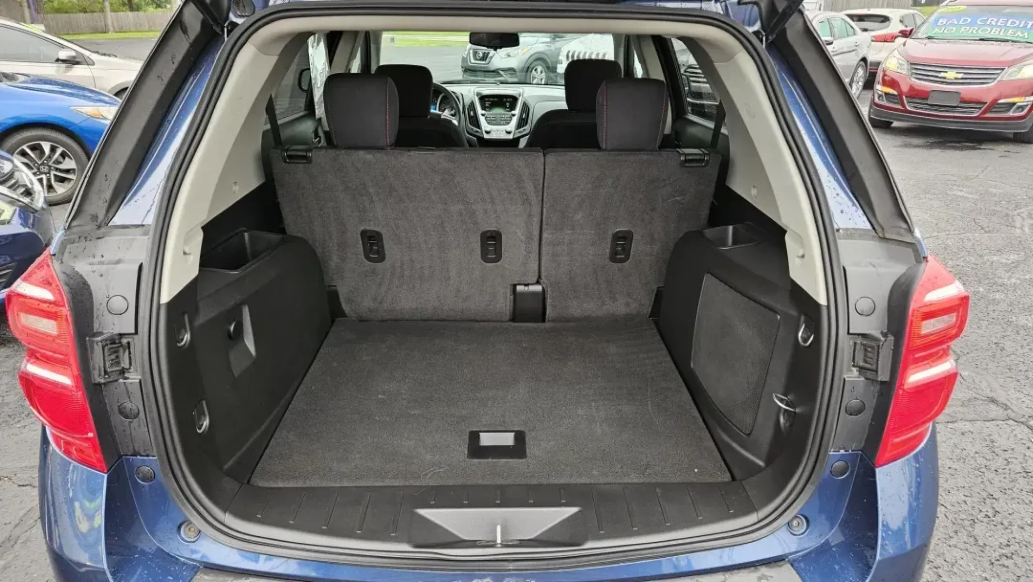 2016 Chevrolet EQUINOX LT (2GNFLFEK5G6) with an Other engine, located at 5744 Central Avenue, Toledo, OH, 43615, (419) 724-0130, 41.676781, -83.682137 - **Discover the Perfect Blend of Comfort and Versatility with the 2016 Chevrolet Equinox LT at Auto Credit!**<br /> <br /> Are you searching for a reliable and stylish SUV that fits seamlessly into your active lifestyle? Look no further than the 2016 Chevrolet Equinox LT, available now at Auto Credit - Photo#4