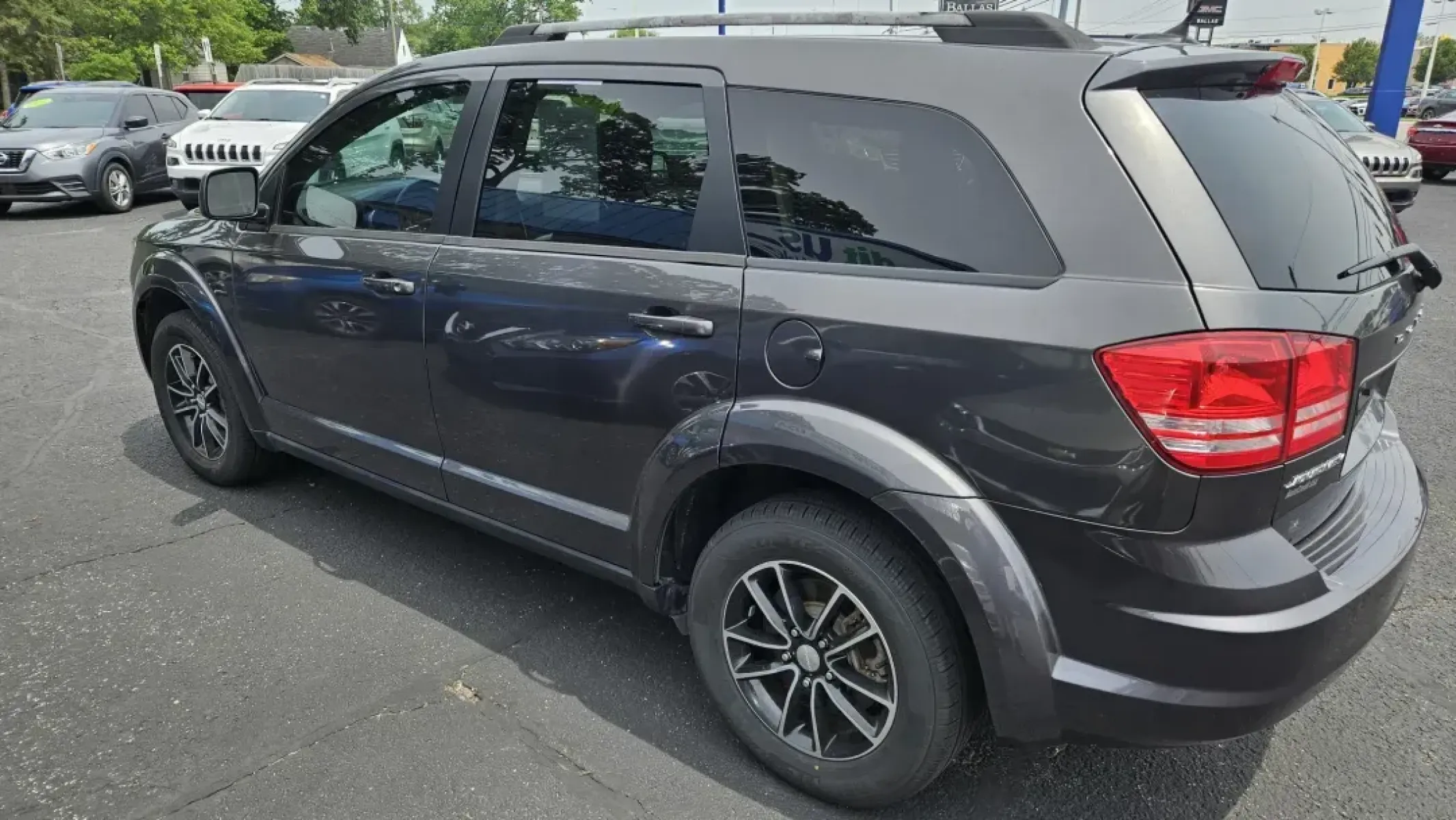 2017 Dodge JOURNEY SE (3C4PDCAB9HT) with an Other engine, located at 5744 Central Avenue, Toledo, OH, 43615, (419) 724-0130, 41.676781, -83.682137 - 2017 Dodge JOURNEY SE - Photo#2