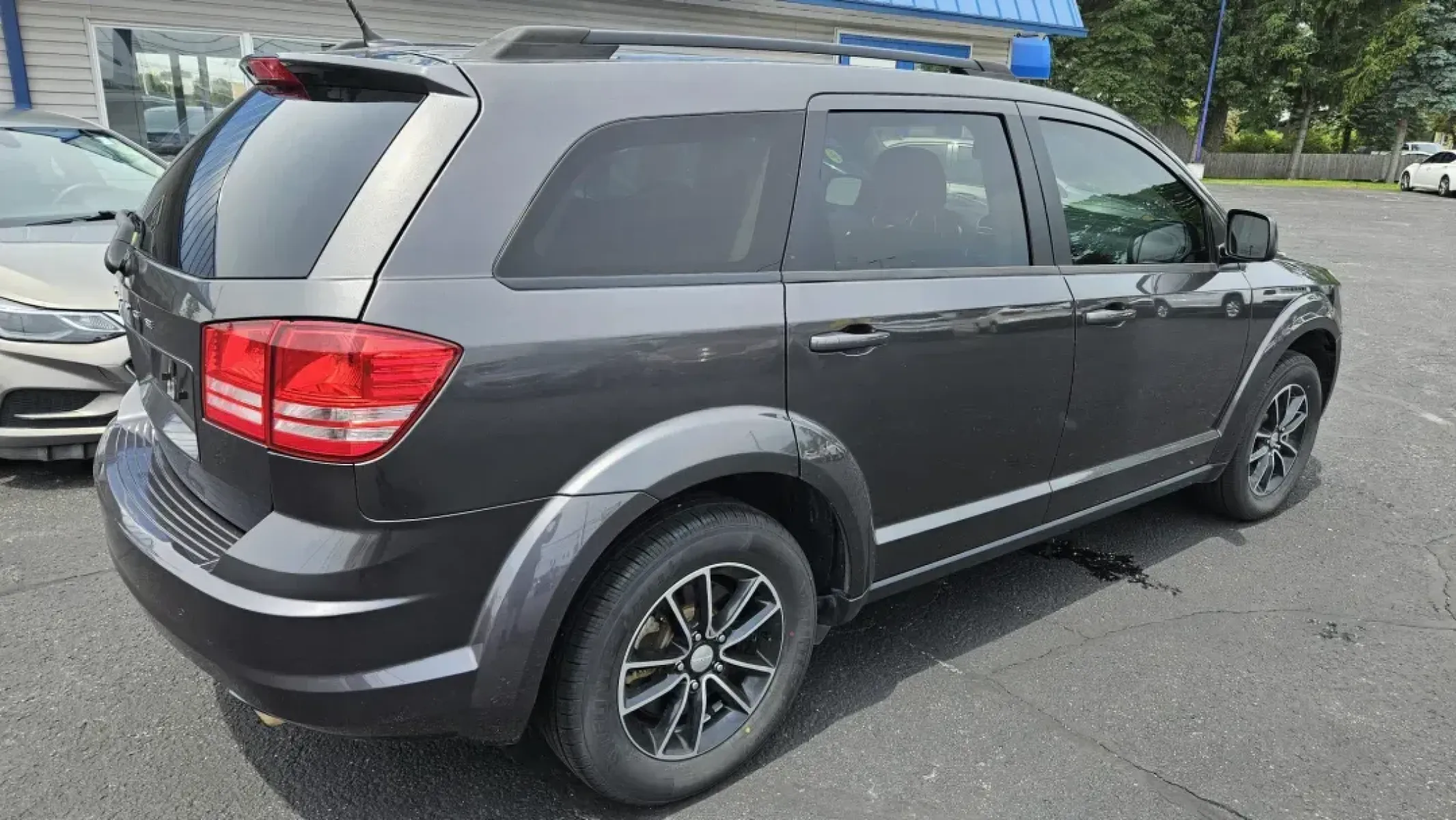 2017 Dodge JOURNEY SE (3C4PDCAB9HT) with an Other engine, located at 5744 Central Avenue, Toledo, OH, 43615, (419) 724-0130, 41.676781, -83.682137 - 2017 Dodge JOURNEY SE - Photo#3