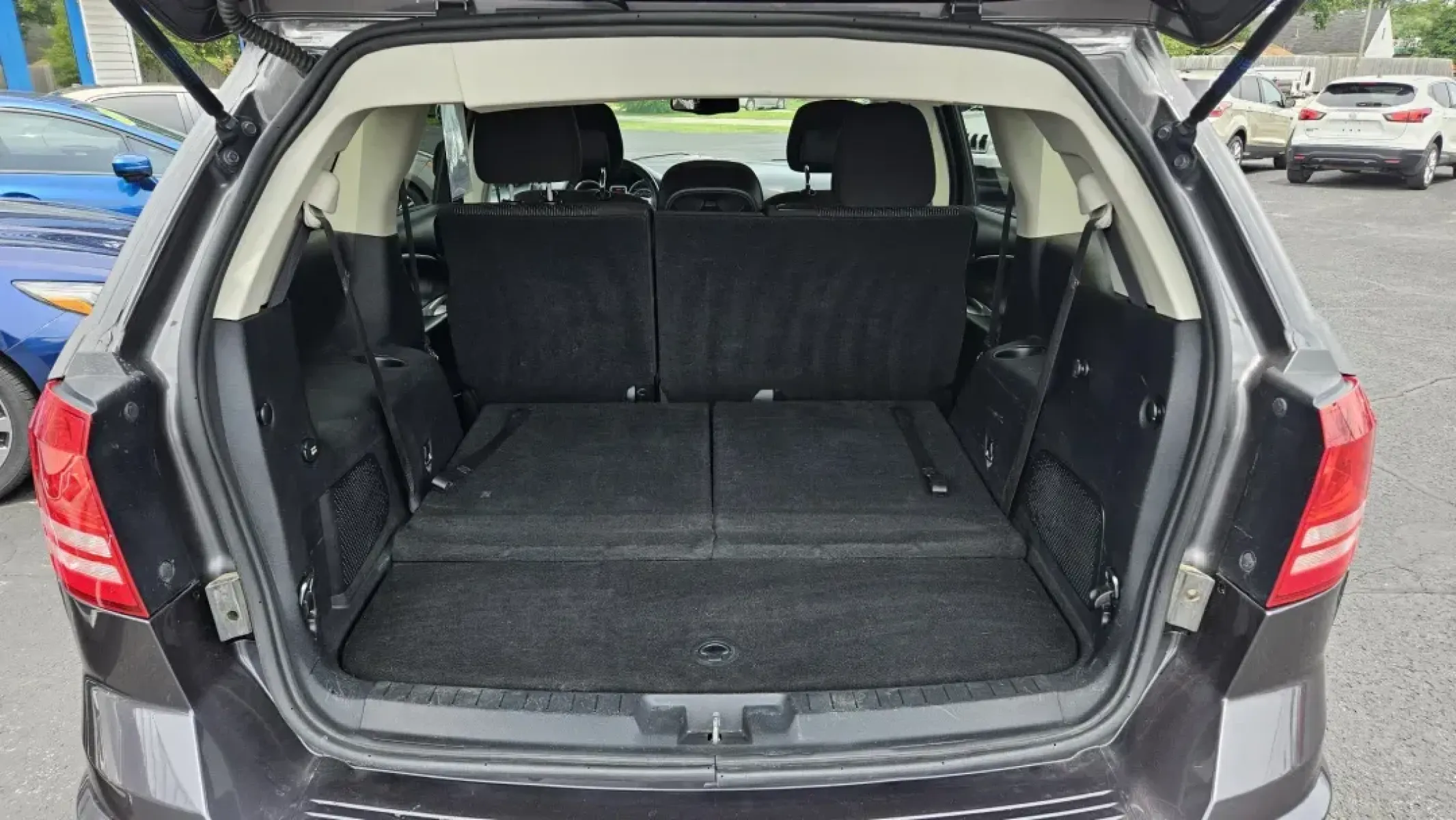 2017 Dodge JOURNEY SE (3C4PDCAB9HT) with an Other engine, located at 5744 Central Avenue, Toledo, OH, 43615, (419) 724-0130, 41.676781, -83.682137 - 2017 Dodge JOURNEY SE - Photo#4