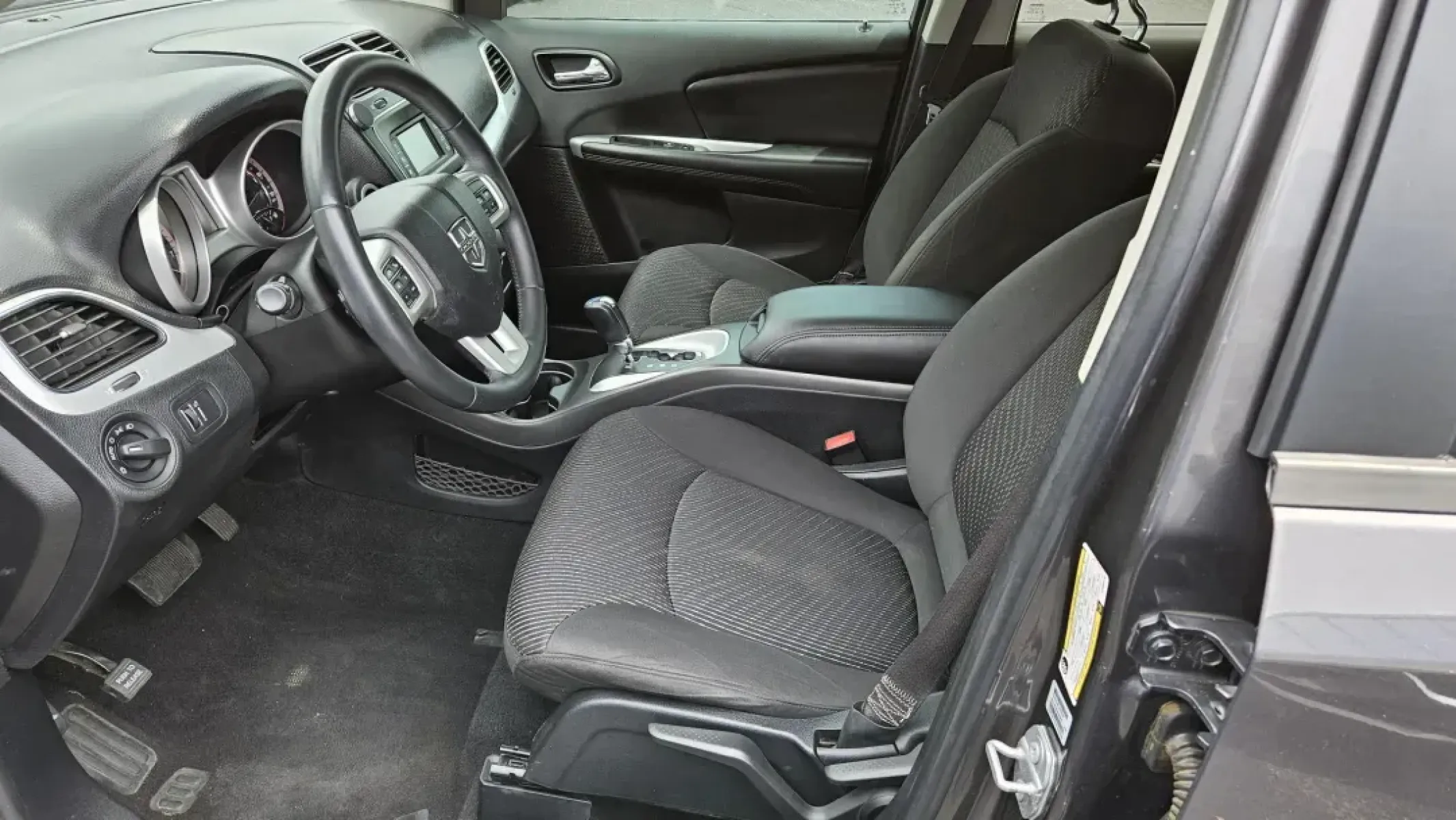 2017 Dodge JOURNEY SE (3C4PDCAB9HT) with an Other engine, located at 5744 Central Avenue, Toledo, OH, 43615, (419) 724-0130, 41.676781, -83.682137 - 2017 Dodge JOURNEY SE - Photo#5
