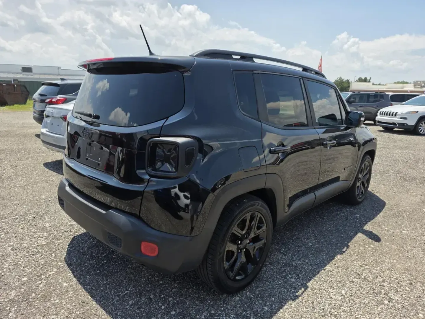 2017 Jeep RENEGADE LATITUDE (ZACCJABB9HP) with an Other engine, located at 15 Petro Dr, Warsaw, IN, 46582, (574) 306-0055, 41.273563, -85.857544 - **Conquer the Open Road with the 2017 Jeep Renegade Latitude Perfect for Adventurous Souls in Warsaw, IN!**<br /> <br /> Are you ready to elevate your weekend adventures and daily commutes alike? Look no further than the 2017 Jeep Renegade Latitude, a versatile wagon designed for those who crave fr - Photo#7
