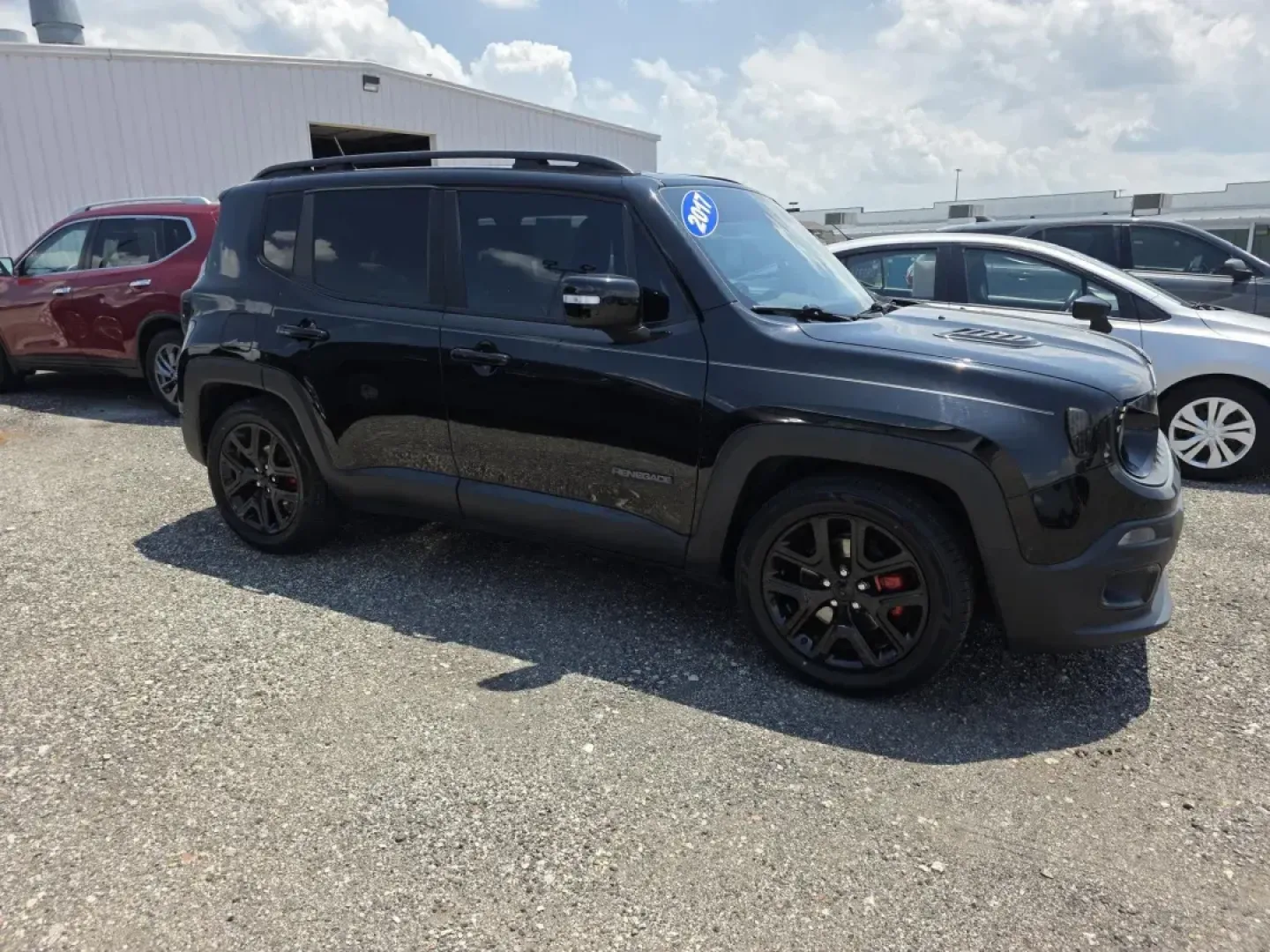 2017 Jeep RENEGADE LATITUDE (ZACCJABB9HP) with an Other engine, located at 15 Petro Dr, Warsaw, IN, 46582, (574) 306-0055, 41.273563, -85.857544 - **Conquer the Open Road with the 2017 Jeep Renegade Latitude Perfect for Adventurous Souls in Warsaw, IN!**<br /> <br /> Are you ready to elevate your weekend adventures and daily commutes alike? Look no further than the 2017 Jeep Renegade Latitude, a versatile wagon designed for those who crave fr - Photo#8
