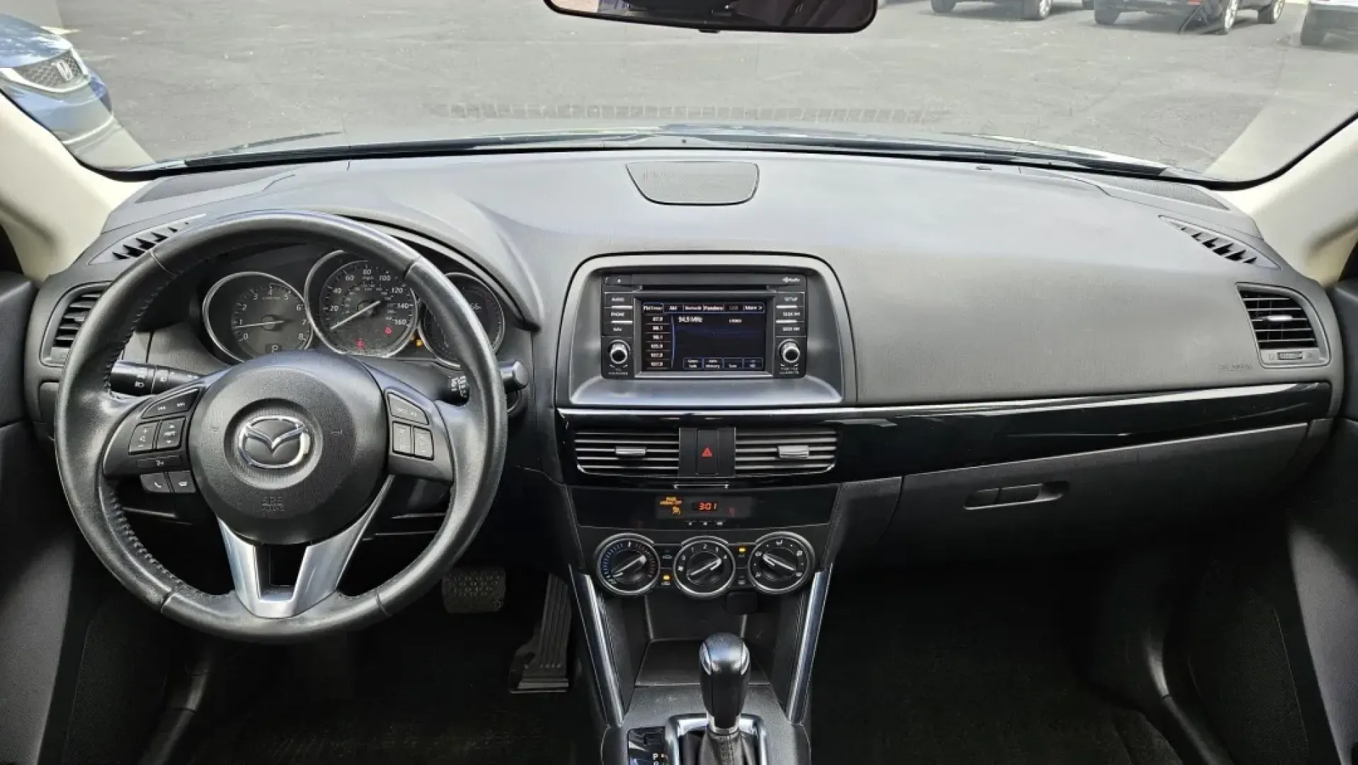 2015 Mazda CX-5 TOURING (JM3KE2CY0F0) with an Other engine, located at 5744 Central Avenue, Toledo, OH, 43615, (419) 724-0130, 41.676781, -83.682137 - **Discover Your Adventure with the 2015 Mazda CX-5 Touring at Auto Credit in Toledo, OH!**<br /> <br /> Are you ready to elevate your family outings or weekend adventures? The 2015 Mazda CX-5 Touring is the perfect blend of versatility and comfort, designed to meet the needs of today's active lifest - Photo#8