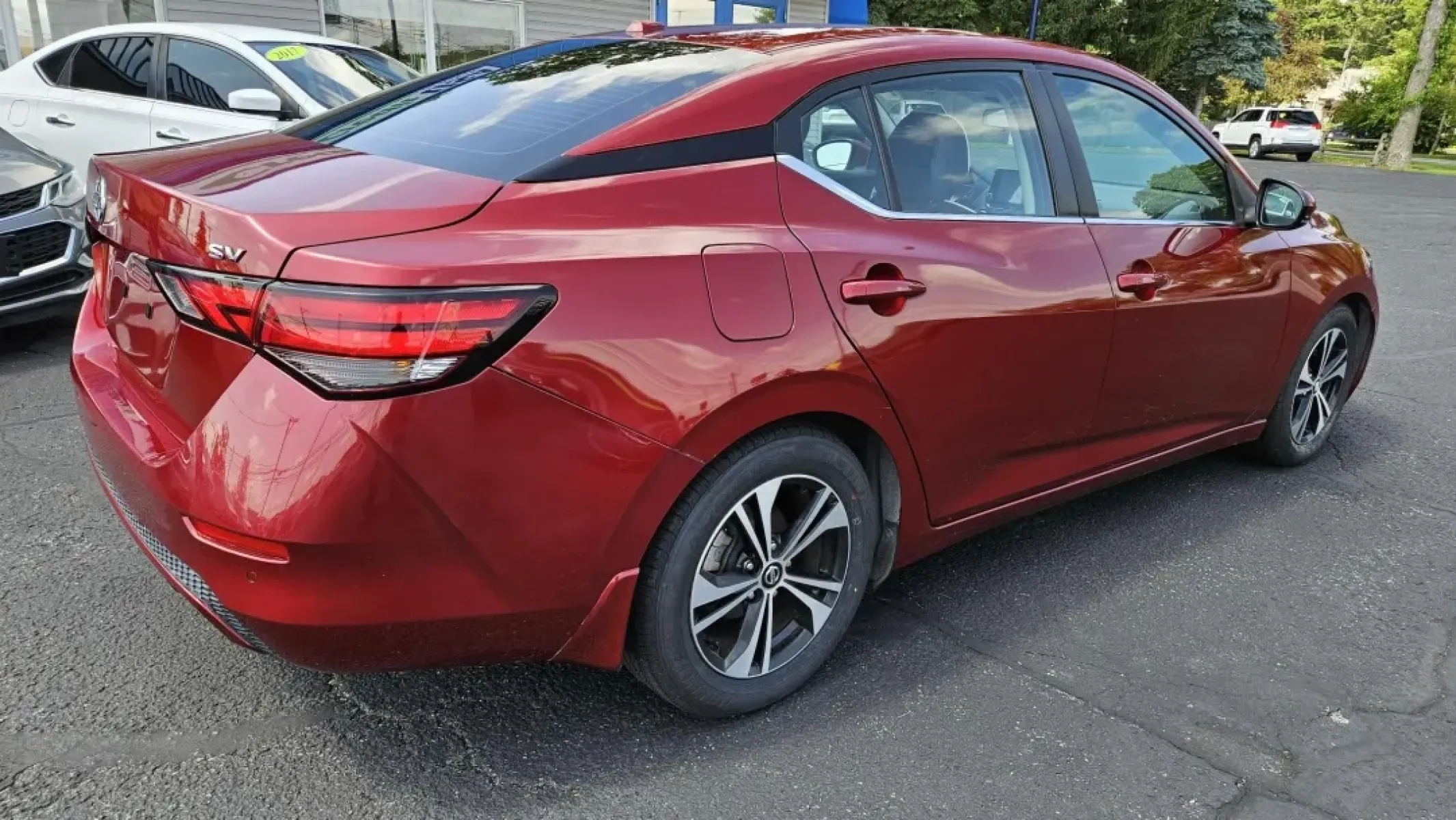 2020 Nissan SENTRA SV (3N1AB8CV6LY) with an Other engine, located at 5744 Central Avenue, Toledo, OH, 43615, (419) 724-0130, 41.676781, -83.682137 - **Drive Into Your Next Adventure with the 2020 Nissan Sentra SV! Perfect for Everyday Comfort and Style!**<br /> <br /> Are you on the lookout for a stylish, reliable sedan that fits your busy lifestyle? Look no further than this stunning 2020 Nissan Sentra SV, located right here at Auto Credit in T - Photo#3