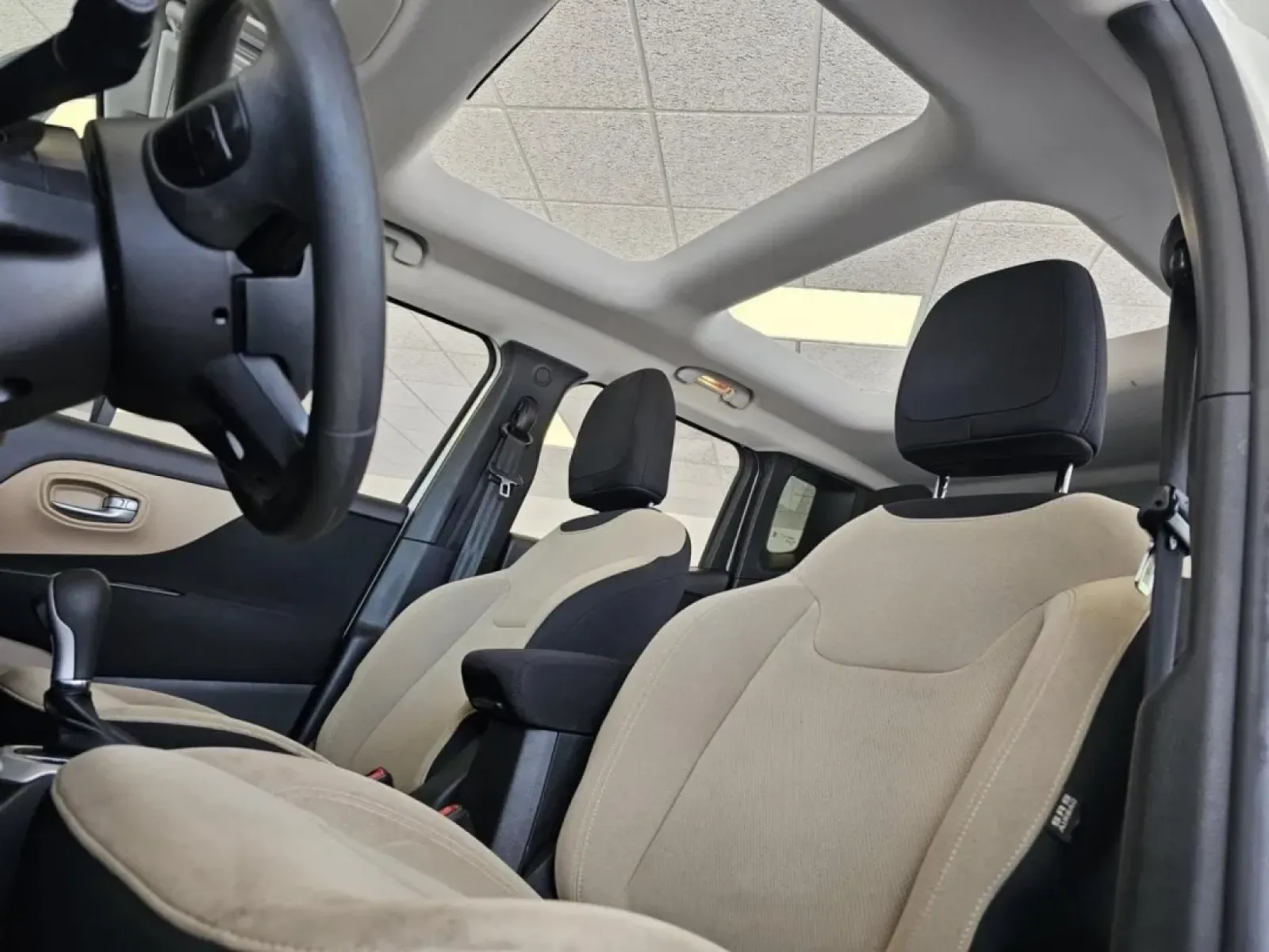 2017 Jeep Renegade (ZACCJAAB6HP) with an Other engine, located at 502 South Main Street, Columbia City, IN, 46725, (260) 244-4645, 41.151382, -85.490578 - Are you ready to elevate your adventures and redefine your daily commute? Imagine cruising confidently through Columbia City and beyond in a 2017 Jeep Renegade Sport, the perfect blend of rugged capability and urban style. This compact SUV is designed not just for the road, but for life. Whether you - Photo#2