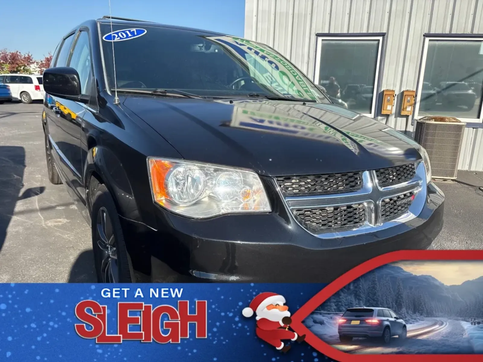 2017 Dodge Grand Caravan (2C4RDGCG3HR) with an Other engine, located at 100 West Coliseum Boulevard, Fort Wayne, IN, 46805, (260) 471-0567, 41.118340, -85.141014 - **Discover the Perfect Family Companion: 2017 Dodge Grand Caravan SXT at Auto Credit, Fort Wayne, IN**<br /> <br /> Are you on the hunt for a reliable vehicle that can keep up with your active family lifestyle? Look no further than the 2017 Dodge Grand Caravan SXT, available now at Auto Credit in Fo - Photo#0