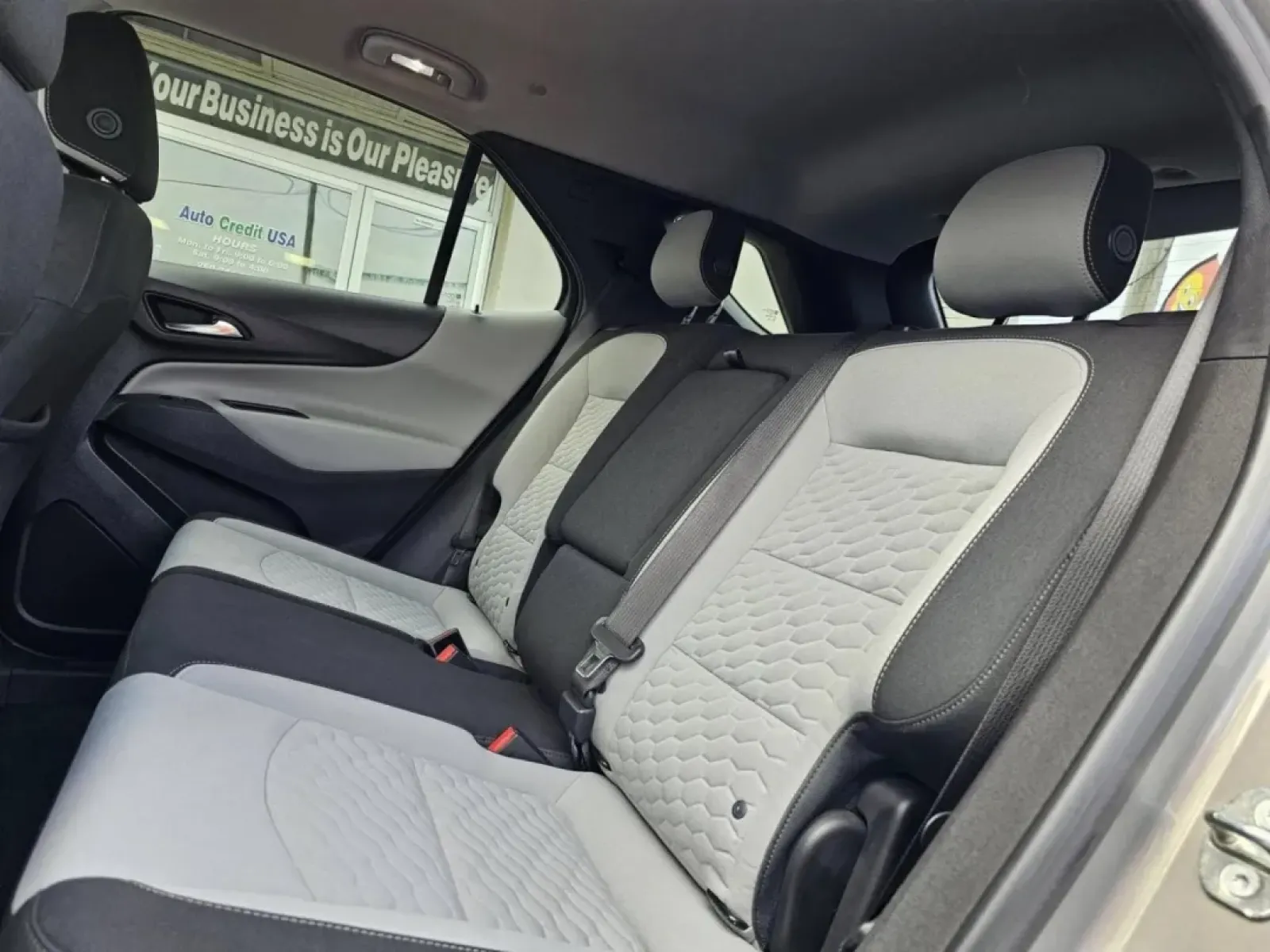 2018 Chevrolet EQUINOX (3GNAXJEV3JS) with an Other engine, located at 502 South Main Street, Columbia City, IN, 46725, (260) 244-4645, 41.151382, -85.490578 - **Unleash Your Adventures with the 2018 Chevrolet Equinox at Auto Credit!**<br /> <br /> Are you searching for the perfect vehicle to elevate your daily commute or weekend getaways? Look no further! This stunning 2018 Chevrolet Equinox, available now at Auto Credit in Columbia City, Indiana, is desi - Photo#2