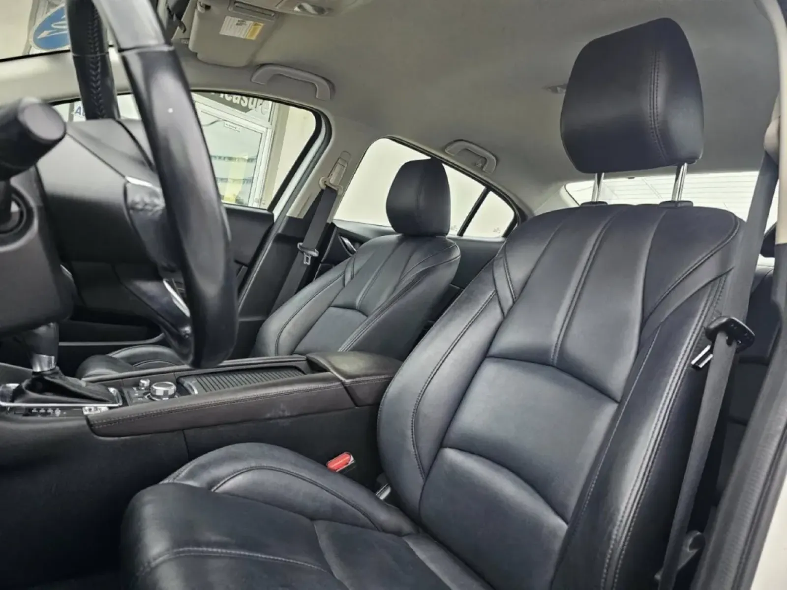 2018 Mazda 3 (3MZBN1V34JM) with an Other engine, located at 502 South Main Street, Columbia City, IN, 46725, (260) 244-4645, 41.151382, -85.490578 - **Discover Adventure and Comfort with the 2018 Mazda MAZDA3 at Auto Credit!**<br /> <br /> If you're seeking a reliable and stylish sedan that effortlessly blends comfort with performance, the 2018 Mazda MAZDA3 is your perfect match! Ideal for daily commuters who crave efficiency and drivers who lov - Photo#2