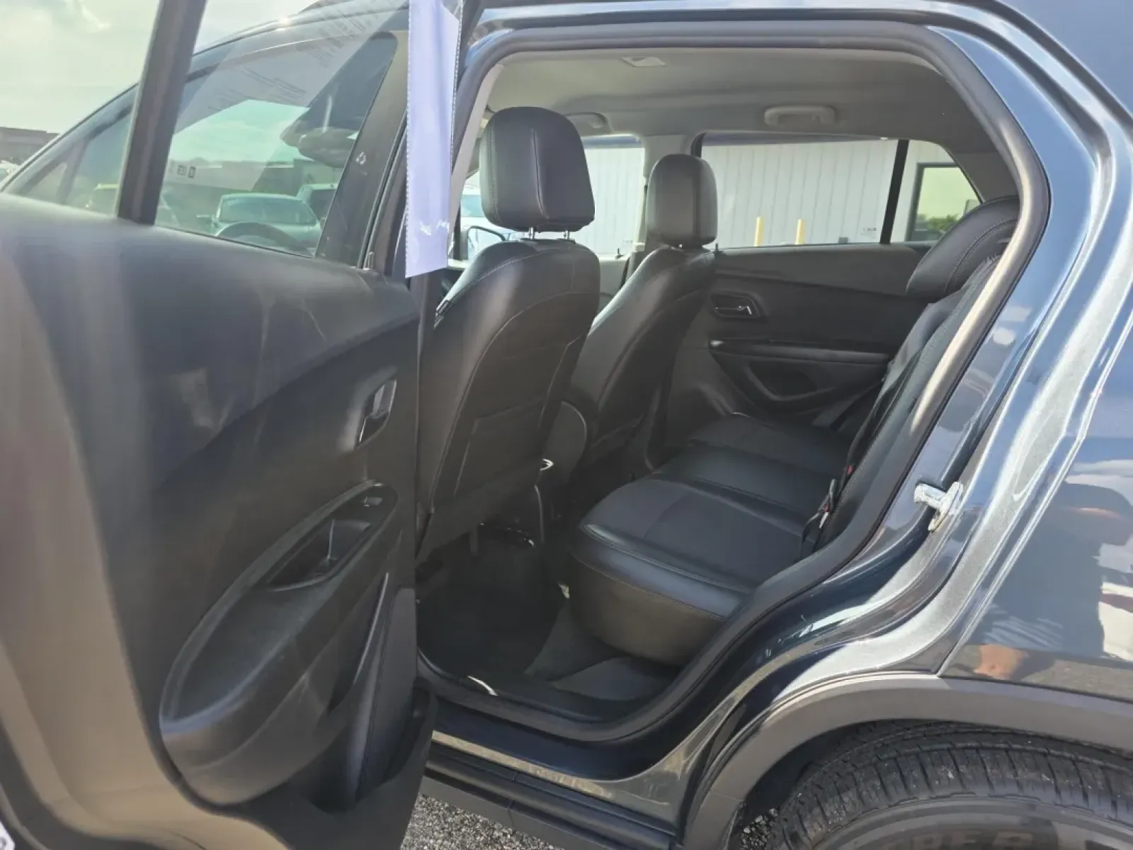 2021 Chevrolet TRAX 1LT (KL7CJLSB6MB) with an Other engine, located at 15 Petro Dr, Warsaw, IN, 46582, (574) 306-0055, 41.273563, -85.857544 - Discover your next adventure with the versatile 2021 Chevrolet Trax 1LT, perfect for growing families, daily commutes, or weekend getaways. This stylish blue-grey wagon combines practicality with modern features, making it an ideal choice for those who crave both functionality and comfort. Visit Aut - Photo#5