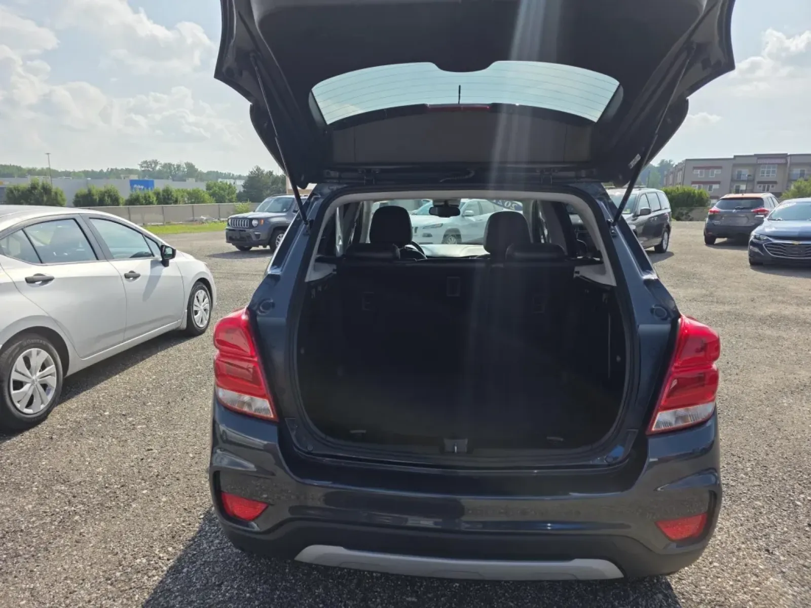 2021 Chevrolet TRAX 1LT (KL7CJLSB6MB) with an Other engine, located at 15 Petro Dr, Warsaw, IN, 46582, (574) 306-0055, 41.273563, -85.857544 - Discover your next adventure with the versatile 2021 Chevrolet Trax 1LT, perfect for growing families, daily commutes, or weekend getaways. This stylish blue-grey wagon combines practicality with modern features, making it an ideal choice for those who crave both functionality and comfort. Visit Aut - Photo#6
