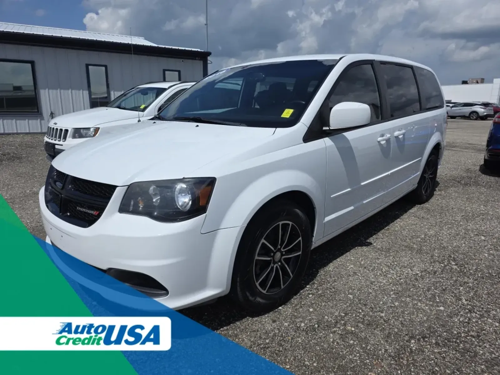 2016 Dodge Grand Caravan (2C4RDGBG3GR) with an Other engine, located at 15 Petro Dr, Warsaw, IN, 46582, (574) 306-0055, 41.273563, -85.857544 - **Adventure Awaits with the 2016 Dodge Grand Caravan SE at Auto Credit!**<br /> <br /> Are you searching for the perfect family vehicle or a reliable ride for weekend getaways? Look no further! The 2016 Dodge Grand Caravan SE is tailored for those who value space, comfort, and versatility. With room - Photo#0