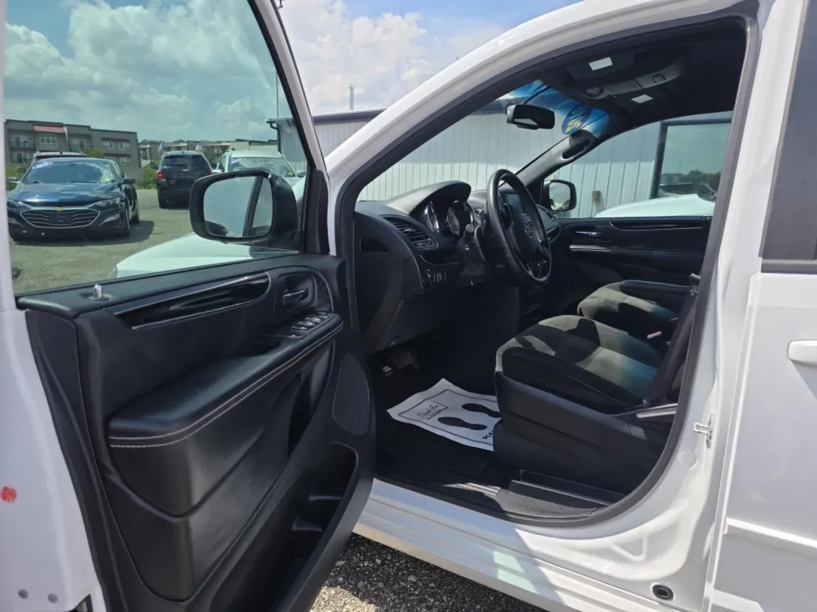 2016 Dodge Grand Caravan (2C4RDGBG3GR) with an Other engine, located at 15 Petro Dr, Warsaw, IN, 46582, (574) 306-0055, 41.273563, -85.857544 - **Adventure Awaits with the 2016 Dodge Grand Caravan SE at Auto Credit!**<br /> <br /> Are you searching for the perfect family vehicle or a reliable ride for weekend getaways? Look no further! The 2016 Dodge Grand Caravan SE is tailored for those who value space, comfort, and versatility. With room - Photo#2
