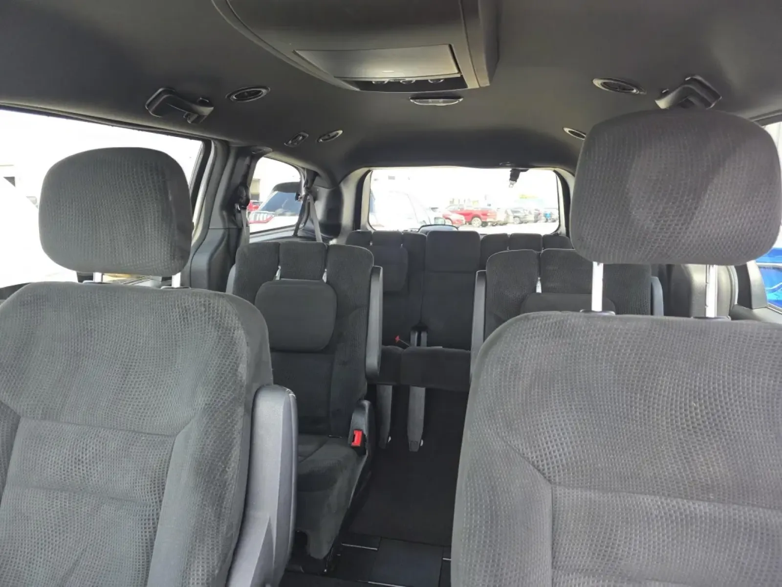 2016 Dodge Grand Caravan (2C4RDGBG3GR) with an Other engine, located at 15 Petro Dr, Warsaw, IN, 46582, (574) 306-0055, 41.273563, -85.857544 - **Adventure Awaits with the 2016 Dodge Grand Caravan SE at Auto Credit!**<br /> <br /> Are you searching for the perfect family vehicle or a reliable ride for weekend getaways? Look no further! The 2016 Dodge Grand Caravan SE is tailored for those who value space, comfort, and versatility. With room - Photo#4