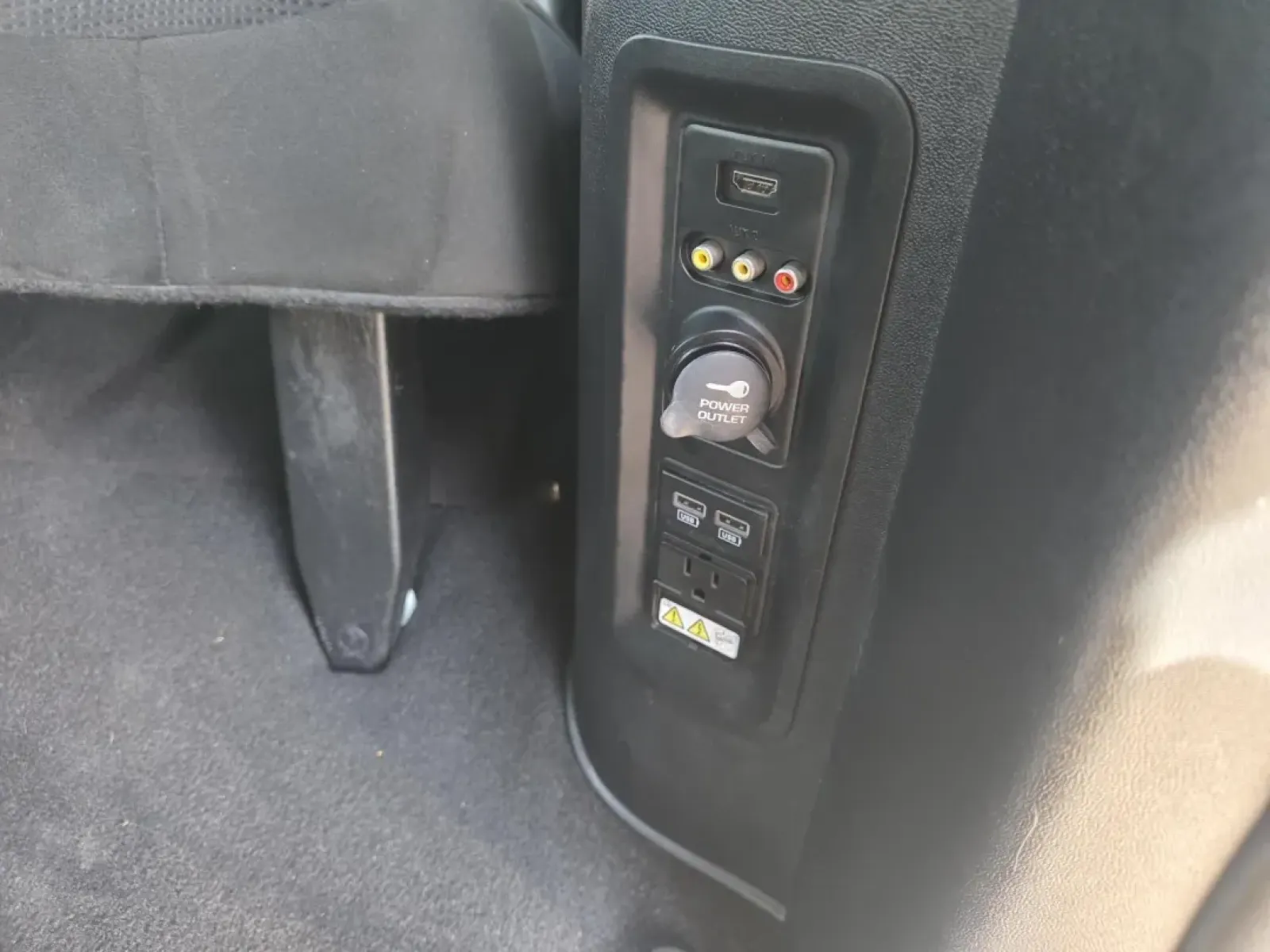 2016 Dodge Grand Caravan (2C4RDGBG3GR) with an Other engine, located at 15 Petro Dr, Warsaw, IN, 46582, (574) 306-0055, 41.273563, -85.857544 - **Adventure Awaits with the 2016 Dodge Grand Caravan SE at Auto Credit!**<br /> <br /> Are you searching for the perfect family vehicle or a reliable ride for weekend getaways? Look no further! The 2016 Dodge Grand Caravan SE is tailored for those who value space, comfort, and versatility. With room - Photo#7