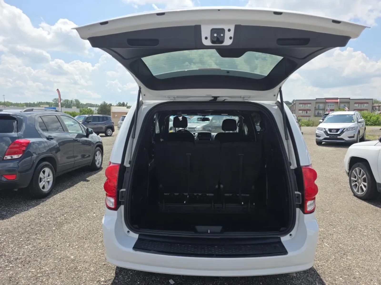 2016 Dodge Grand Caravan (2C4RDGBG3GR) with an Other engine, located at 15 Petro Dr, Warsaw, IN, 46582, (574) 306-0055, 41.273563, -85.857544 - **Adventure Awaits with the 2016 Dodge Grand Caravan SE at Auto Credit!**<br /> <br /> Are you searching for the perfect family vehicle or a reliable ride for weekend getaways? Look no further! The 2016 Dodge Grand Caravan SE is tailored for those who value space, comfort, and versatility. With room - Photo#9