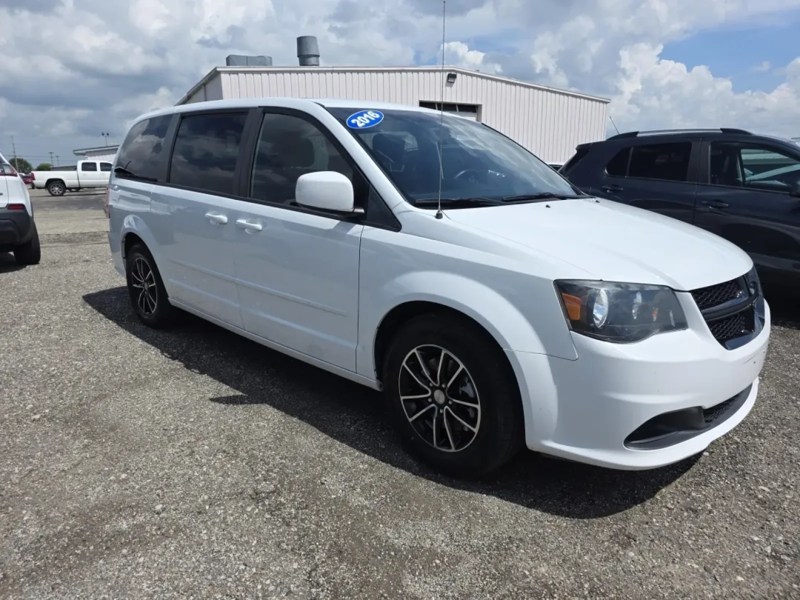 2016 Dodge Grand Caravan (2C4RDGBG3GR) with an Other engine, located at 15 Petro Dr, Warsaw, IN, 46582, (574) 306-0055, 41.273563, -85.857544 - **Adventure Awaits with the 2016 Dodge Grand Caravan SE at Auto Credit!**<br /> <br /> Are you searching for the perfect family vehicle or a reliable ride for weekend getaways? Look no further! The 2016 Dodge Grand Caravan SE is tailored for those who value space, comfort, and versatility. With room - Photo#11