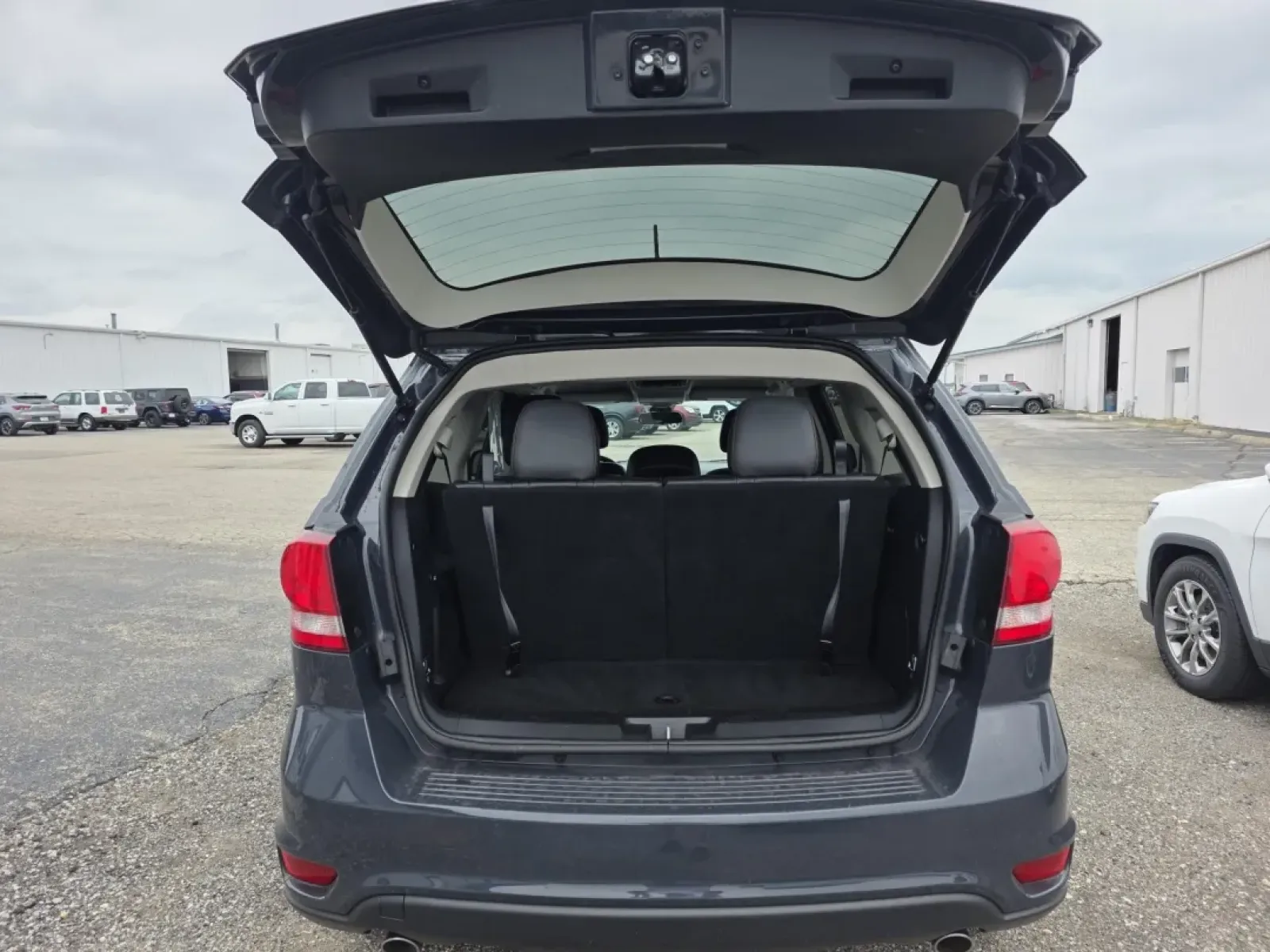 2018 Dodge Journey (3C4PDCEG1JT) with an Other engine, located at 15 Petro Dr, Warsaw, IN, 46582, (574) 306-0055, 41.273563, -85.857544 - **Unlock Adventure with the 2018 Dodge Journey Your Perfect Family SUV!**<br /> <br /> Are you ready to elevate your family adventures and weekend getaways? Look no further than this reliable 2018 Dodge Journey, a spacious and versatile SUV designed for families on the move. Whether you're navigati - Photo#7