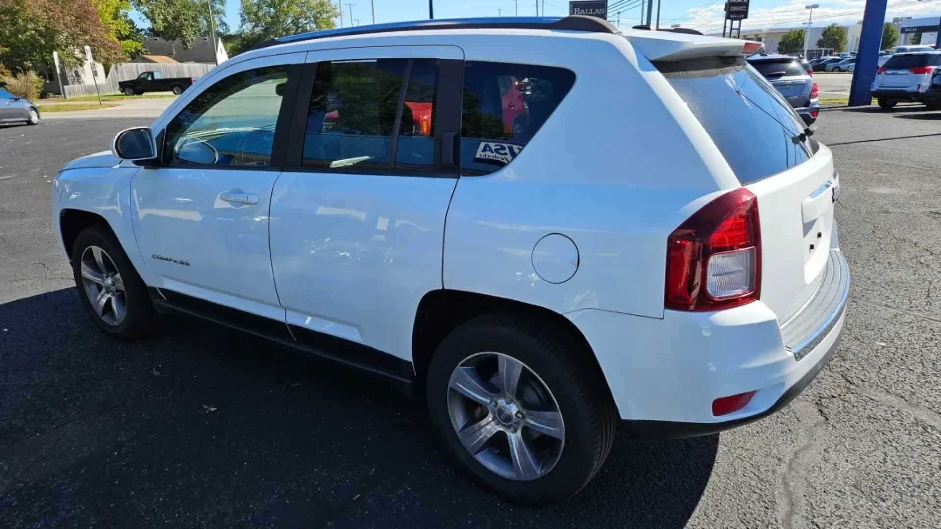 2016 Jeep Compass (1C4NJCEA7GD) with an Other engine, located at 5744 Central Avenue, Toledo, OH, 43615, (419) 724-0130, 41.676781, -83.682137 - Are you ready to embark on new adventures with a vehicle that combines style, utility, and reliability? Meet the 2016 Jeep Compass, a versatile SUV that's perfect for both city drives and weekend excursions. Whether you're navigating Toledo's busy downtown streets or heading out with family for a sc - Photo#3
