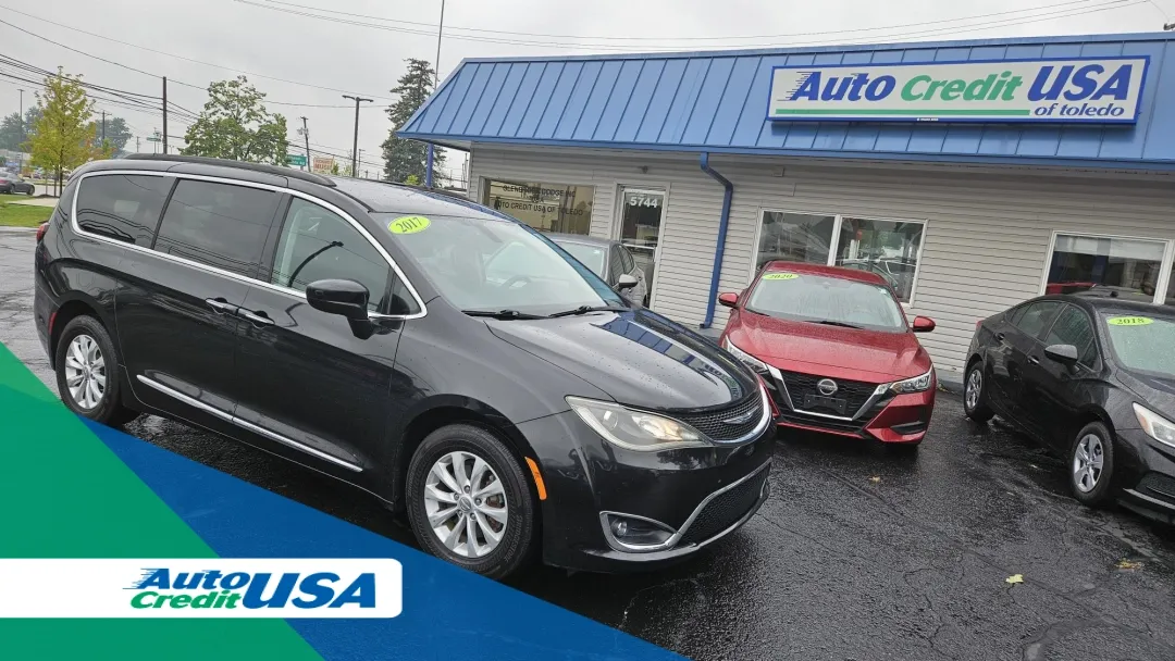 photo of 2017 Chrysler PACIFICA TOURING L 