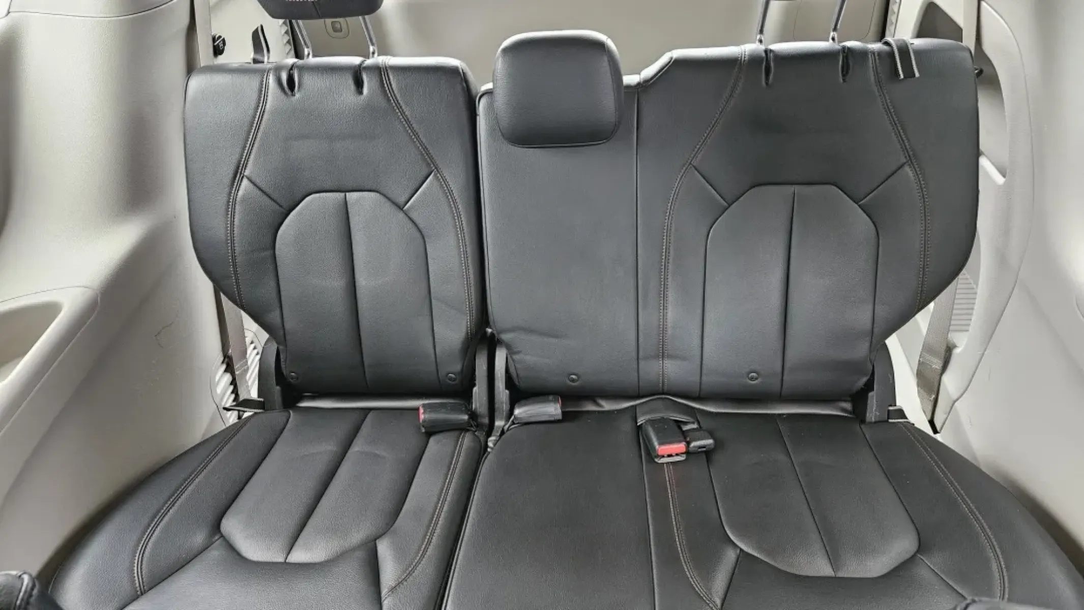2017 Chrysler PACIFICA TOURING L (2C4RC1BG1HR) with an Other engine, located at 5744 Central Avenue, Toledo, OH, 43615, (419) 724-0130, 41.676781, -83.682137 - Discover the perfect blend of comfort and versatility with the 2017 Chrysler Pacifica Touring L, now available at Auto Credit in Toledo, Ohio. Whether you're a growing family needing ample space for kids and gear, or a commuter seeking a reliable vehicle for daily drives, this van is designed to mee - Photo#7
