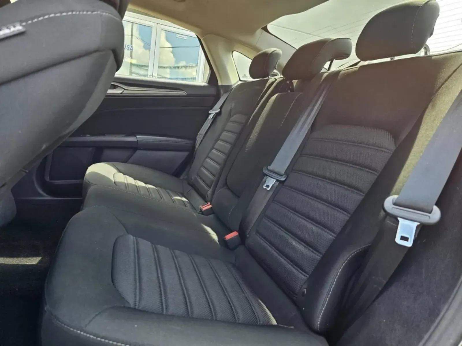 2018 Ford FUSION SE (3FA6P0H7XJR) with an Other engine, located at 502 South Main Street, Columbia City, IN, 46725, (260) 244-4645, 41.151382, -85.490578 - **Discover Your Perfect Sedan for Daily Adventures: 2018 Ford Fusion SE in Columbia City, IN**<br /> <br /> Are you in search of a stylish and reliable vehicle that fits seamlessly into your daily life? Look no further than this 2018 Ford Fusion SE, ideal for anyone from busy commuters to growing fa - Photo#3