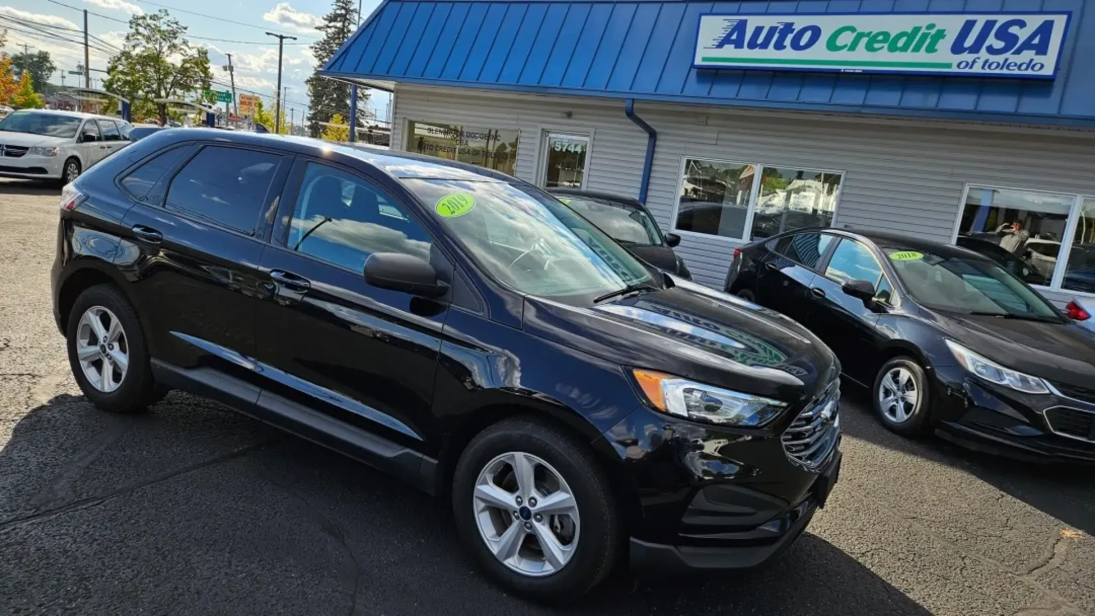 2019 Ford Edge (2FMPK4G93KB) with an Other engine, located at 5744 Central Avenue, Toledo, OH, 43615, (419) 724-0130, 41.676781, -83.682137 - Discover the ultimate blend of style, comfort, and versatility with this 2019 Ford Edge, perfect for growing families or anyone seeking a reliable vehicle for daily commutes or weekend adventures. With its impressive cargo space and advanced safety features, this SUV is designed to elevate your driv - Photo#1