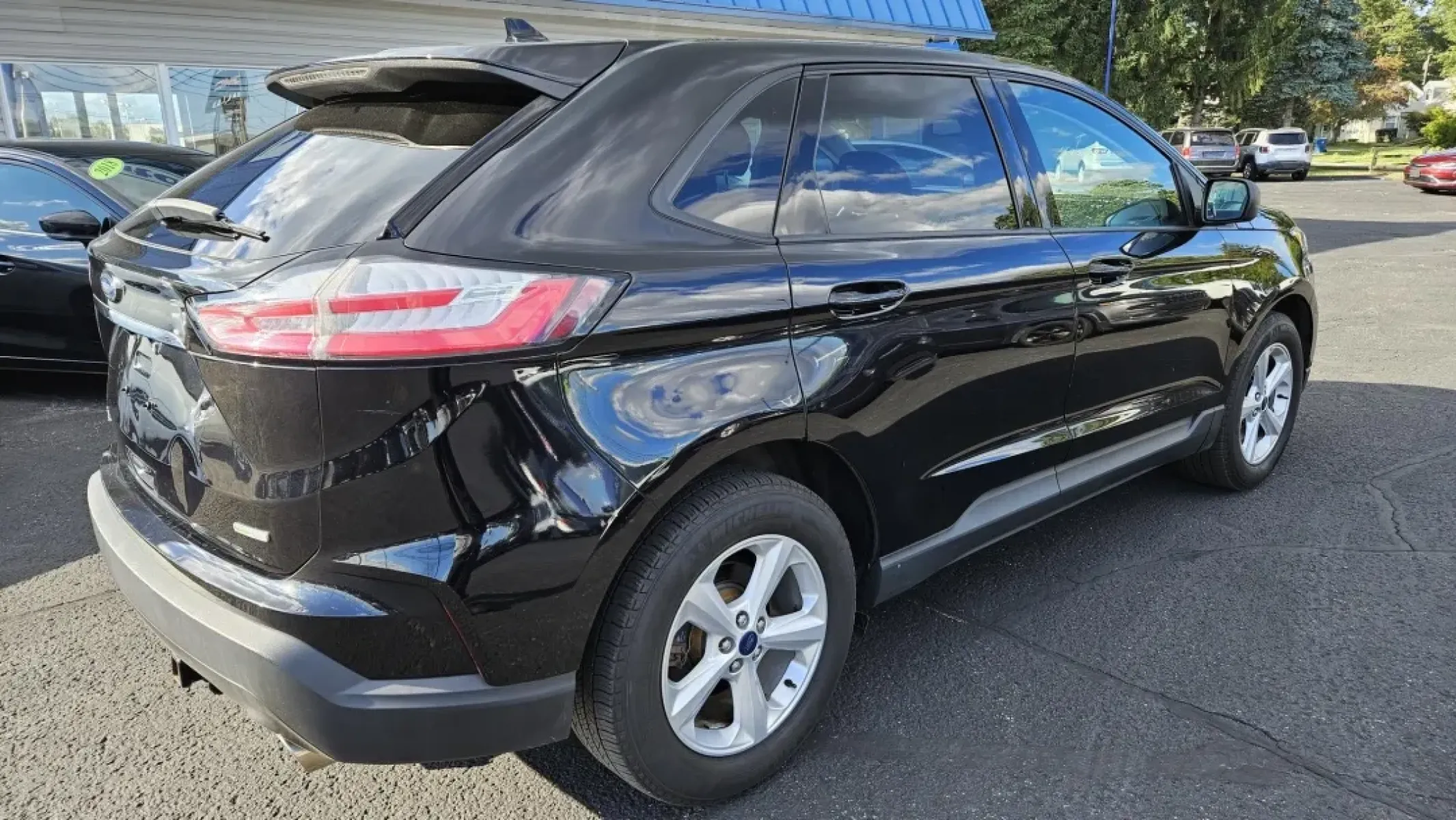 2019 Ford Edge (2FMPK4G93KB) with an Other engine, located at 5744 Central Avenue, Toledo, OH, 43615, (419) 724-0130, 41.676781, -83.682137 - Discover the ultimate blend of style, comfort, and versatility with this 2019 Ford Edge, perfect for growing families or anyone seeking a reliable vehicle for daily commutes or weekend adventures. With its impressive cargo space and advanced safety features, this SUV is designed to elevate your driv - Photo#3