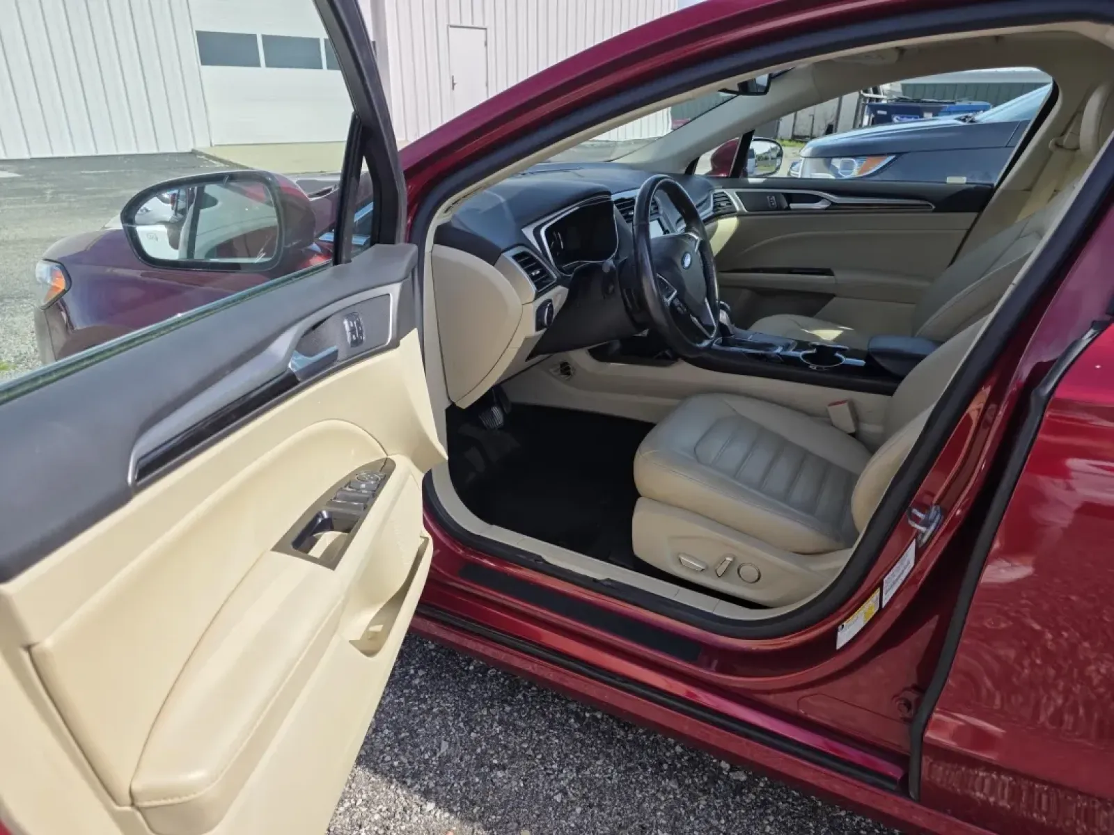 2016 Ford FUSION SE (3FA6P0H95GR) with an Other engine, located at 15 Petro Dr, Warsaw, IN, 46582, (574) 306-0055, 41.273563, -85.857544 - ### Discover the Perfect Blend of Style and Functionality with the 2016 Ford Fusion SE at Auto Credit<br /> <br /> If you're a commuter looking for an efficient ride or a growing family needing a reliable sedan for daily adventures, the 2016 Ford Fusion SE is the perfect match for your lifestyle. Th - Photo#2