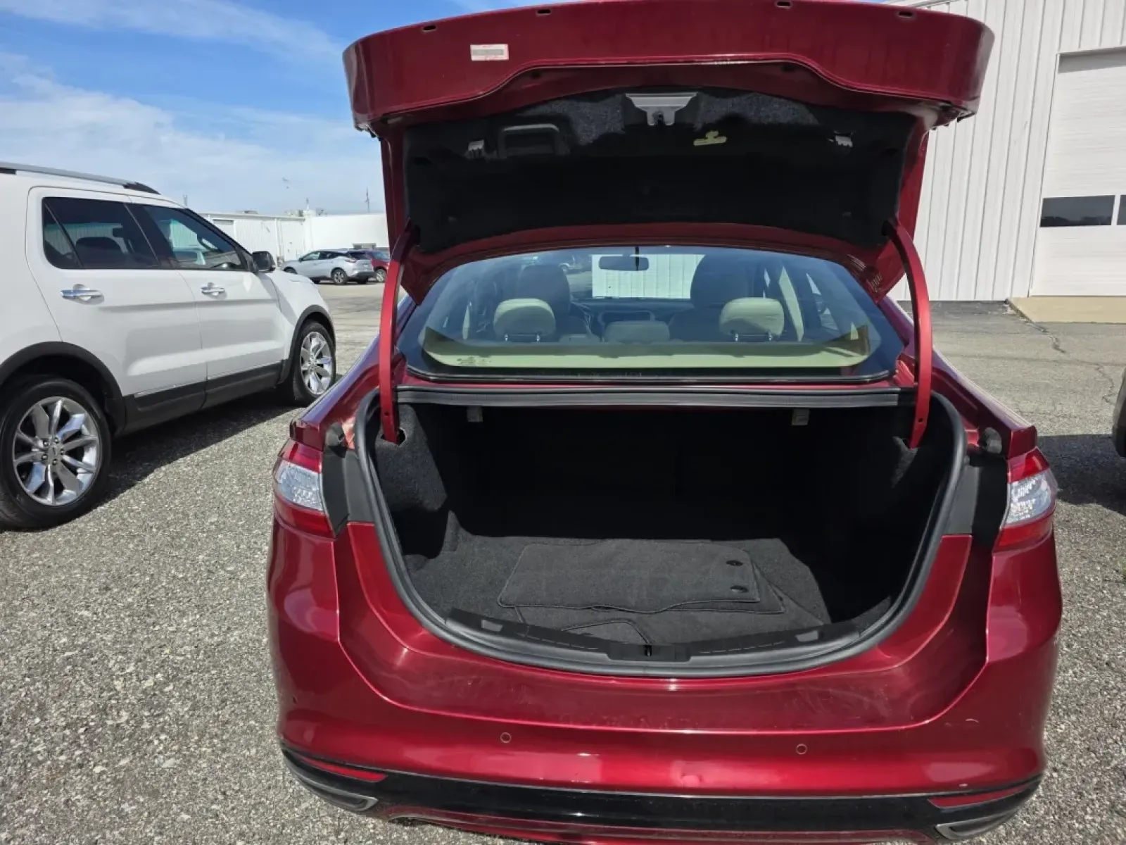 2016 Ford FUSION SE (3FA6P0H95GR) with an Other engine, located at 15 Petro Dr, Warsaw, IN, 46582, (574) 306-0055, 41.273563, -85.857544 - ### Discover the Perfect Blend of Style and Functionality with the 2016 Ford Fusion SE at Auto Credit<br /> <br /> If you're a commuter looking for an efficient ride or a growing family needing a reliable sedan for daily adventures, the 2016 Ford Fusion SE is the perfect match for your lifestyle. Th - Photo#6