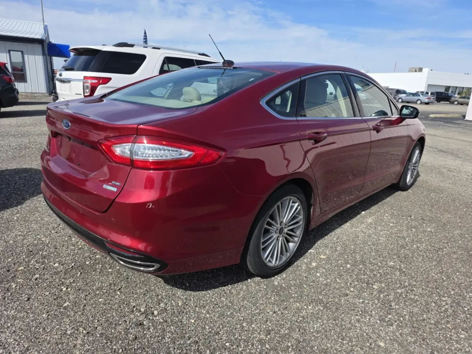 2016 Ford FUSION SE (3FA6P0H95GR) with an Other engine, located at 15 Petro Dr, Warsaw, IN, 46582, (574) 306-0055, 41.273563, -85.857544 - ### Discover the Perfect Blend of Style and Functionality with the 2016 Ford Fusion SE at Auto Credit<br /> <br /> If you're a commuter looking for an efficient ride or a growing family needing a reliable sedan for daily adventures, the 2016 Ford Fusion SE is the perfect match for your lifestyle. Th - Photo#7