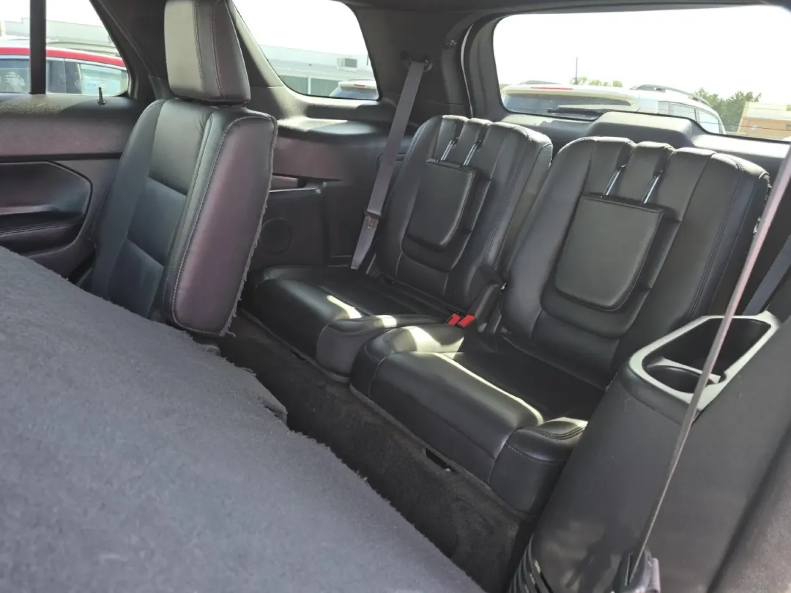 2015 Ford EXPLORER XLT (1FM5K7D86FG) with an Other engine, located at 15 Petro Dr, Warsaw, IN, 46582, (574) 306-0055, 41.273563, -85.857544 - Adventure awaits with this stunning 2015 Ford Explorer XLT, the perfect companion for families, commuters, and weekend warriors alike! Whether you're planning a family road trip to the scenic lakes of Warsaw, IN, or navigating through daily commutes, this versatile SUV is designed to meet all your l - Photo#6