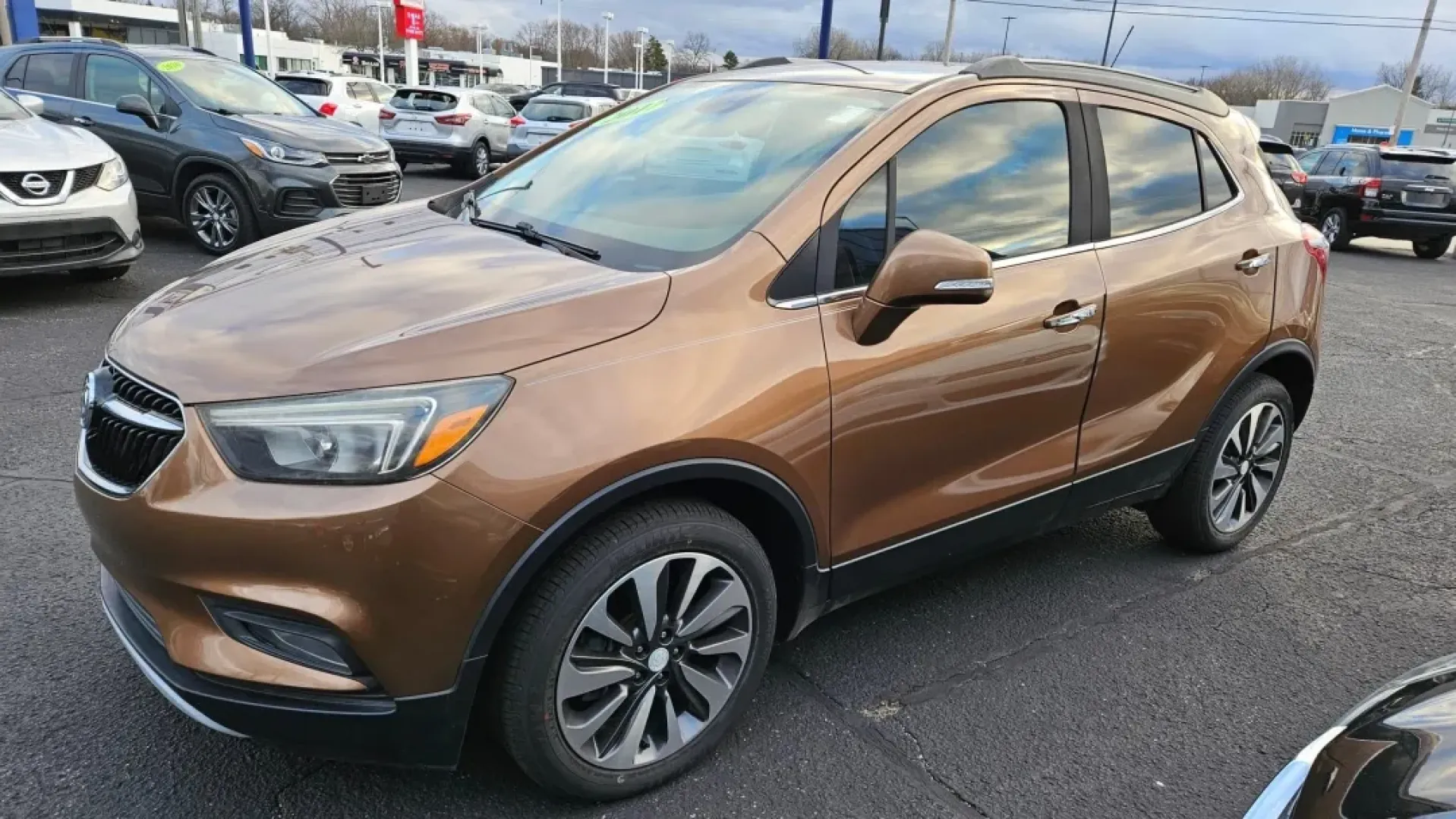 2017 Buick ENCORE PREFERRED II (KL4CJBSB4HB) with an Other engine, located at 5744 Central Avenue, Toledo, OH, 43615, (419) 724-0130, 41.676781, -83.682137 - **Unleash a New Adventure with the 2017 Buick Encore Preferred II**<br /> <br /> Are you ready to elevate your daily drive and weekend getaways? Look no further than the 2017 Buick Encore Preferred II, available now at Auto Credit in Toledo, Ohio. This stylish SUV not only offers a comfortable ride - Photo#1