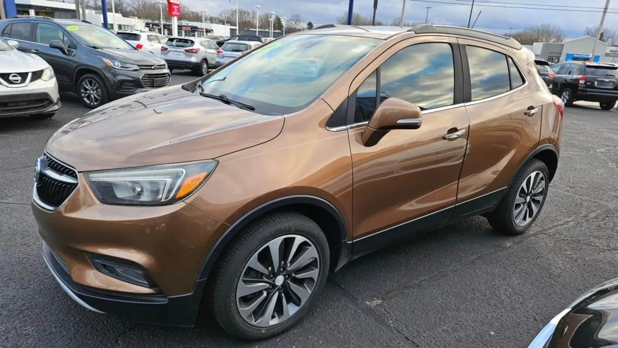 2017 Buick ENCORE PREFERRED II (KL4CJBSB4HB) with an Other engine, located at 5744 Central Avenue, Toledo, OH, 43615, (419) 724-0130, 41.676781, -83.682137 - **Unleash a New Adventure with the 2017 Buick Encore Preferred II**<br /> <br /> Are you ready to elevate your daily drive and weekend getaways? Look no further than the 2017 Buick Encore Preferred II, available now at Auto Credit in Toledo, Ohio. This stylish SUV not only offers a comfortable ride - Photo#1