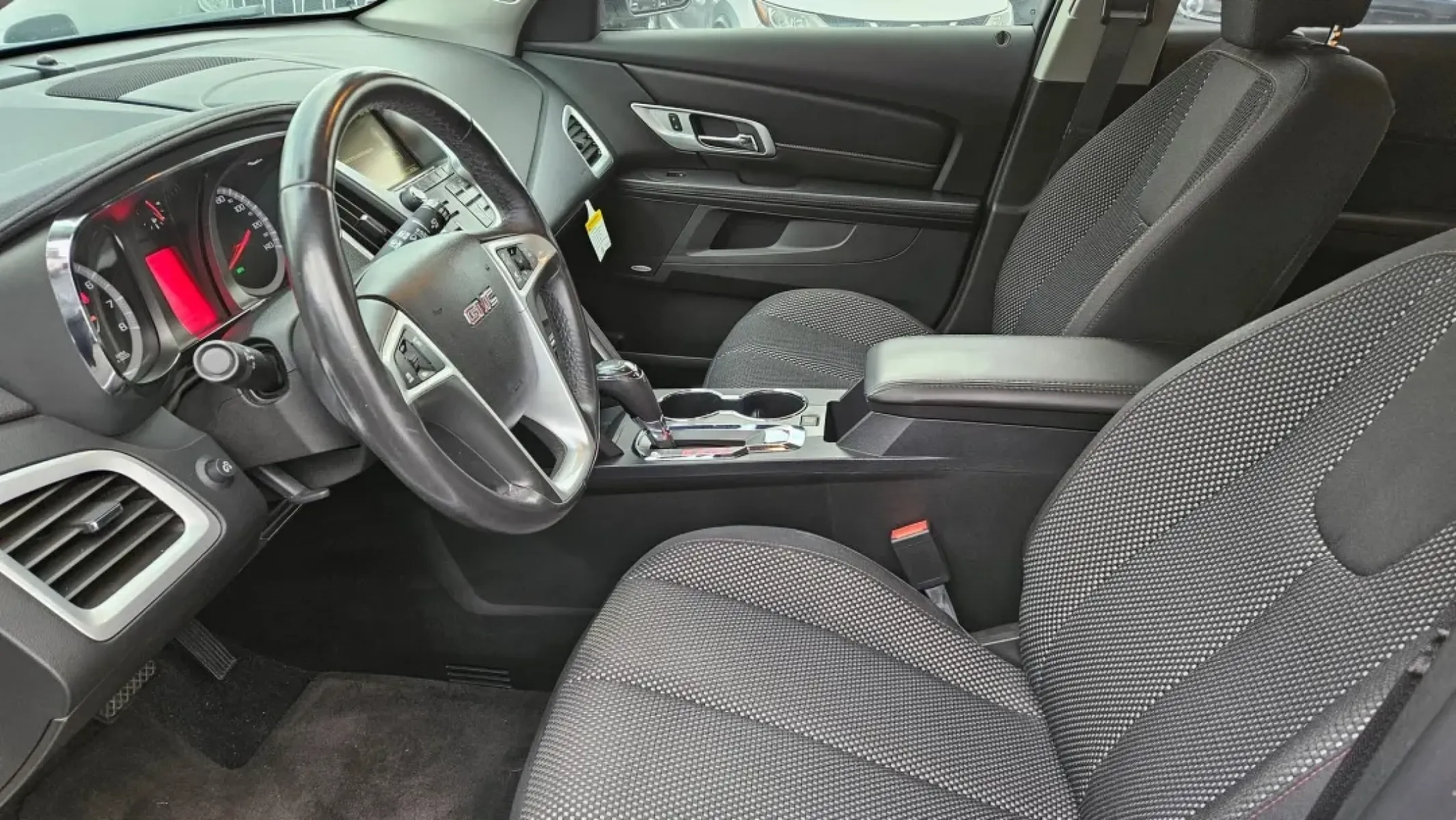 2016 GMC TERRAIN SLE2 (2GKFLNE30G6) with an Other engine, located at 5744 Central Avenue, Toledo, OH, 43615, (419) 724-0130, 41.676781, -83.682137 - **Discover the 2016 GMC Terrain SLE2: Your Perfect Family SUV for Toledo Adventures!**<br /> <br /> Are you on the hunt for the ideal family SUV that combines comfort, reliability, and style? Look no further than the 2016 GMC Terrain SLE2, now available at Auto Credit in Toledo, Ohio. This versatile - Photo#5