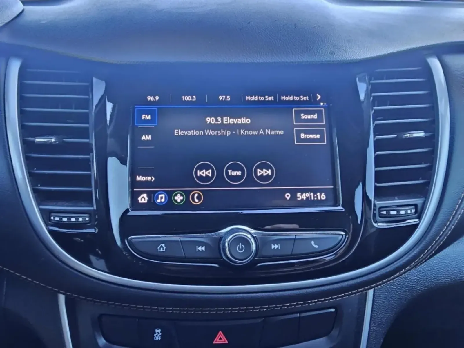 2020 Chevrolet TRAX (KL7CJKSB9LB) with an Other engine, located at 502 South Main Street, Columbia City, IN, 46725, (260) 244-4645, 41.151382, -85.490578 - Discover your next adventure with the 2020 Chevrolet Trax, now available at Auto Credit in Columbia City, Indiana! This compact SUV is perfect for daily commuters, growing families, and weekend explorers alike. With its impressive versatility and modern features, the Trax makes every trip enjoyable- - Photo#4