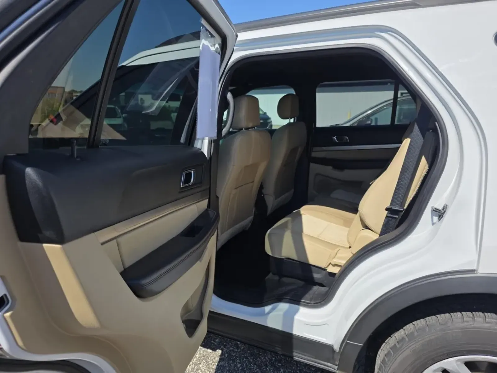 2017 Ford EXPLORER BASE (1FM5K7B81HG) with an Other engine, located at 15 Petro Dr, Warsaw, IN, 46582, (574) 306-0055, 41.273563, -85.857544 - Are you on the hunt for a versatile vehicle that can effortlessly adapt to your lifestyle? Look no further! The 2017 Ford Explorer Base is the perfect solution for growing families, thrill-seekers planning weekend adventures, or anyone who enjoys the freedom of the open road. This spacious 4-door wa - Photo#6