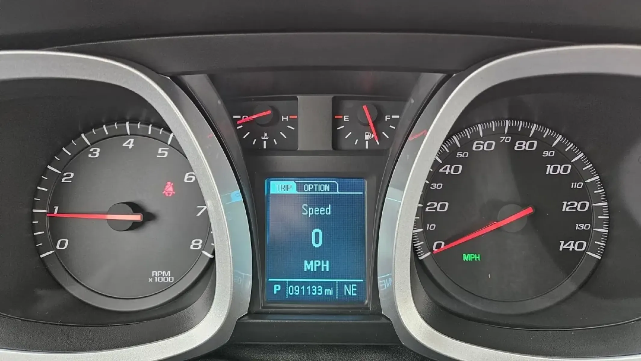 2017 Chevrolet EQUINOX LS (2GNALBEK6H1) with an Other engine, located at 5744 Central Avenue, Toledo, OH, 43615, (419) 724-0130, 41.676781, -83.682137 - **Explore Your Next Adventure with the 2017 Chevrolet Equinox LS at Auto Credit in Toledo, OH!**<br /> <br /> Are you ready to elevate your lifestyle with a vehicle that perfectly balances comfort, capability, and style? Look no further than the 2017 Chevrolet Equinox LS, now available at Auto Credi - Photo#9