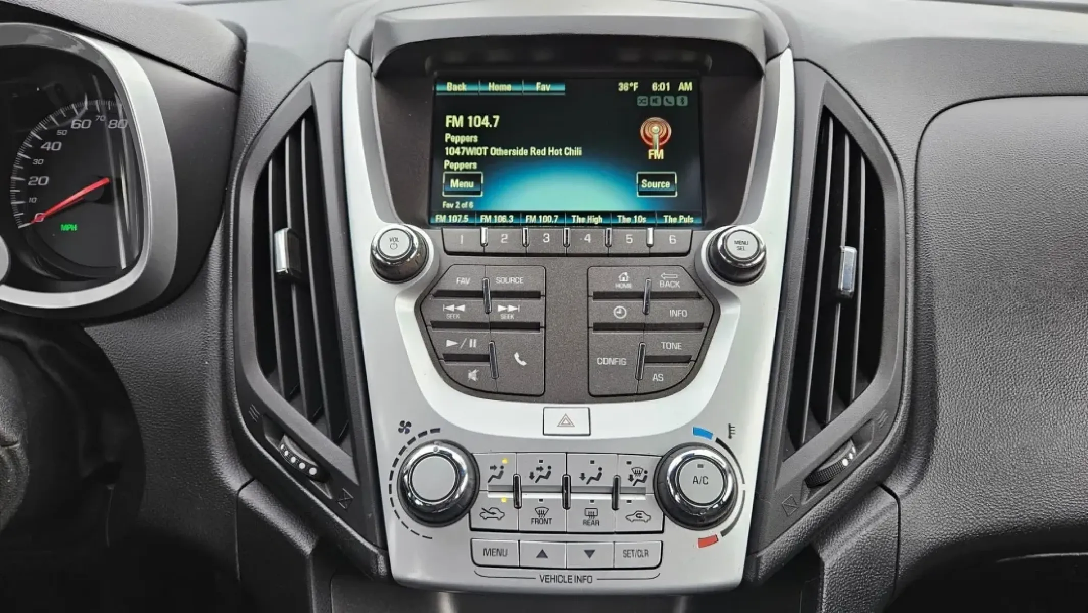 2017 Chevrolet EQUINOX LS (2GNALBEK6H1) with an Other engine, located at 5744 Central Avenue, Toledo, OH, 43615, (419) 724-0130, 41.676781, -83.682137 - **Explore Your Next Adventure with the 2017 Chevrolet Equinox LS at Auto Credit in Toledo, OH!**<br /> <br /> Are you ready to elevate your lifestyle with a vehicle that perfectly balances comfort, capability, and style? Look no further than the 2017 Chevrolet Equinox LS, now available at Auto Credi - Photo#10