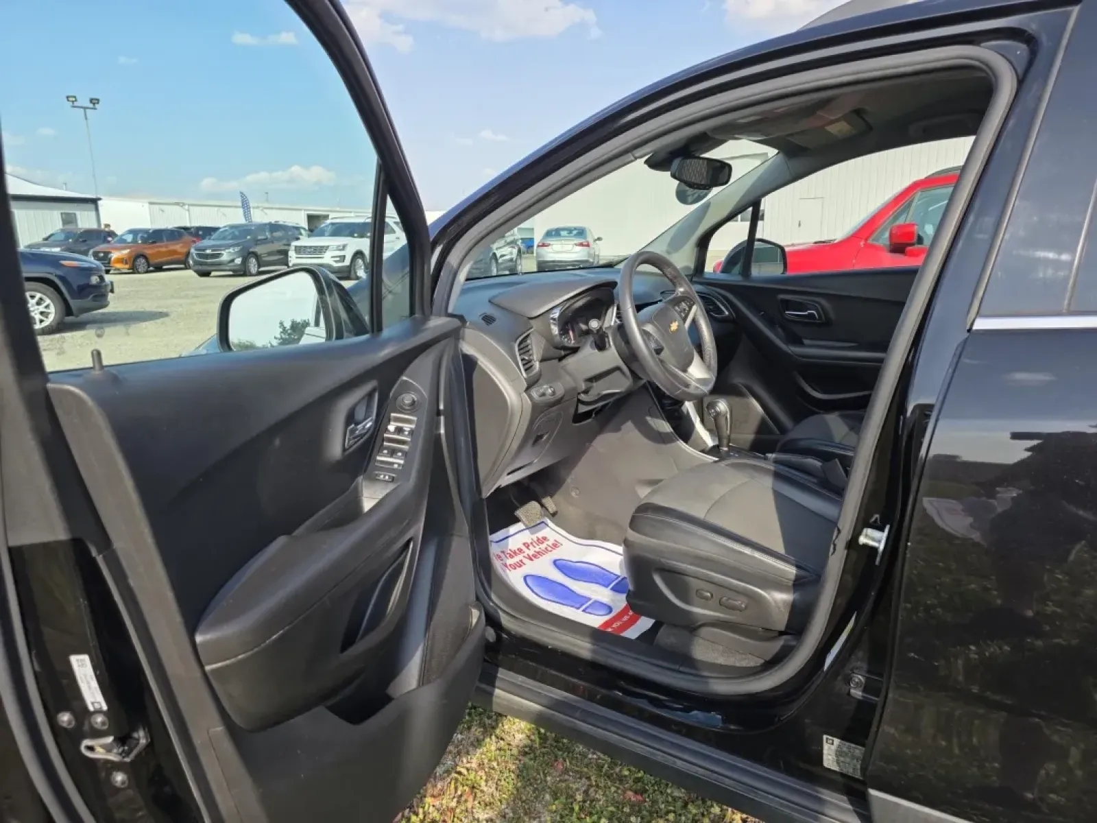 2020 Chevrolet TRAX 1LT (KL7CJLSB0LB) with an Other engine, located at 15 Petro Dr, Warsaw, IN, 46582, (574) 306-0055, 41.273563, -85.857544 - Embrace the freedom of the open road with the 2020 Chevrolet Trax 1LT, a versatile and stylish wagon that's perfect for budget-conscious buyers seeking a reliable vehicle for daily commutes or family adventures. Whether you're navigating the bustling streets of Warsaw or heading out for a weekend ge - Photo#2